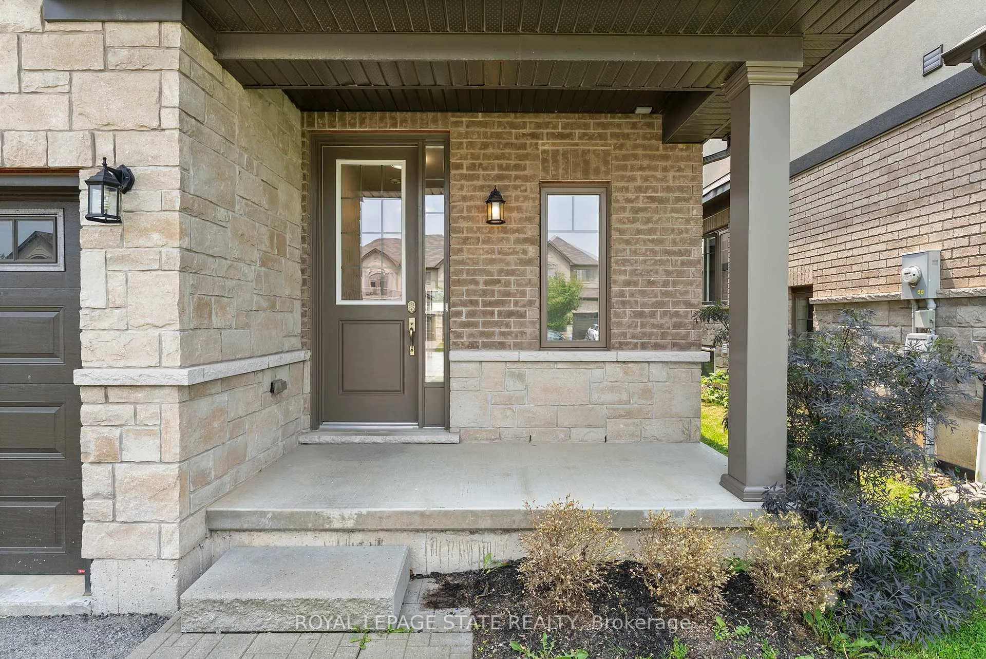Photo 3 of 68 Dodman Crescent, Hamilton, Meadowlands — HOMEH