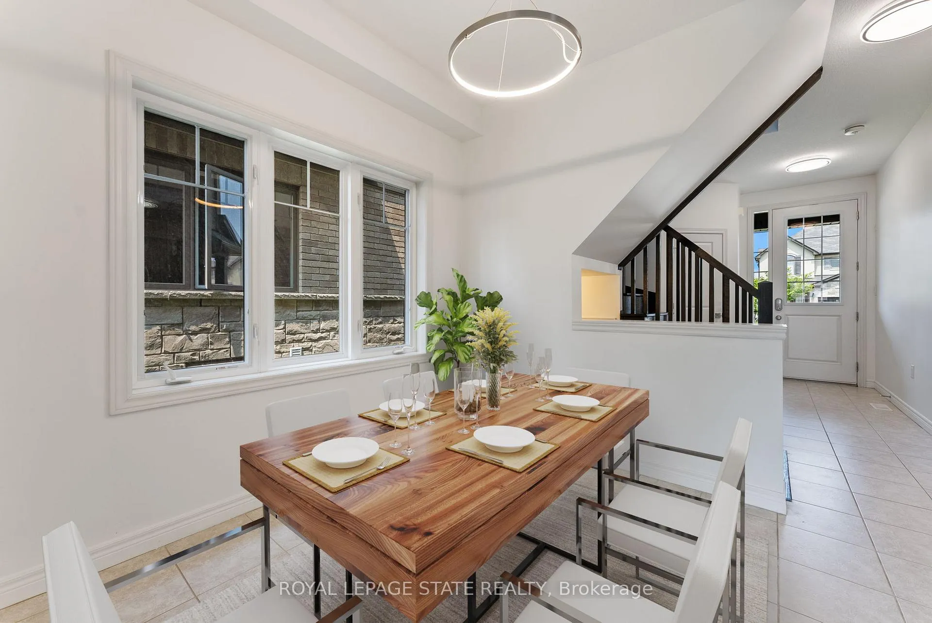 Photo 12 of 68 Dodman Crescent, Hamilton, Meadowlands — HOMEH