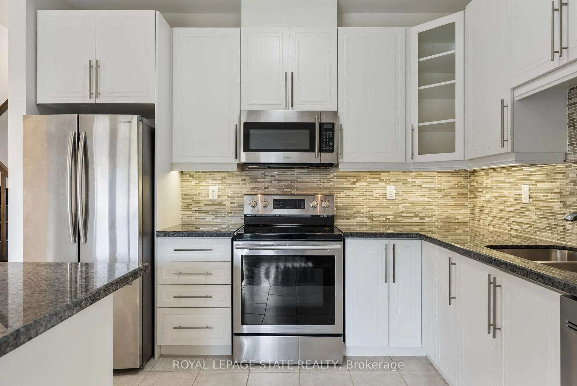 Photo 20 of 68 Dodman Crescent, Hamilton, Meadowlands — HOMEH