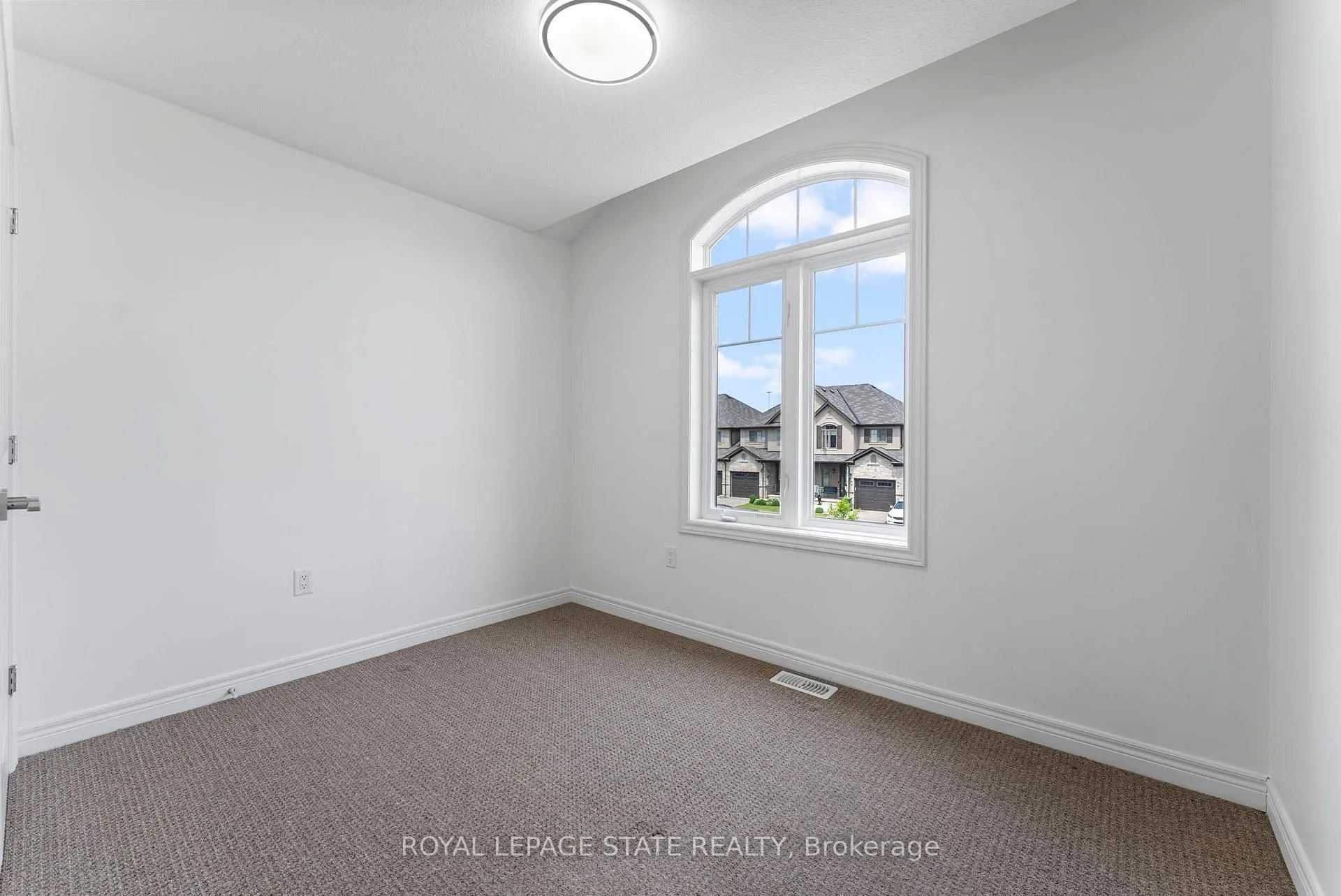 Photo 52 of 68 Dodman Crescent, Hamilton, Meadowlands — HOMEH