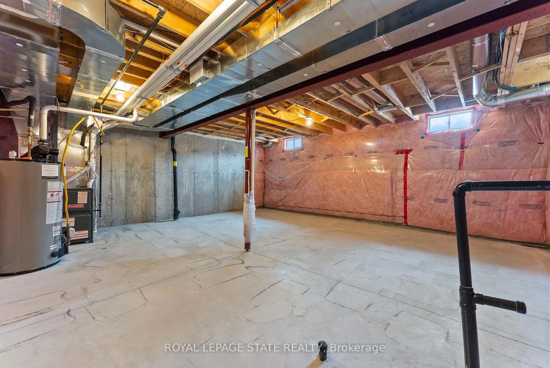 Photo 62 of 68 Dodman Crescent, Hamilton, Meadowlands — HOMEH