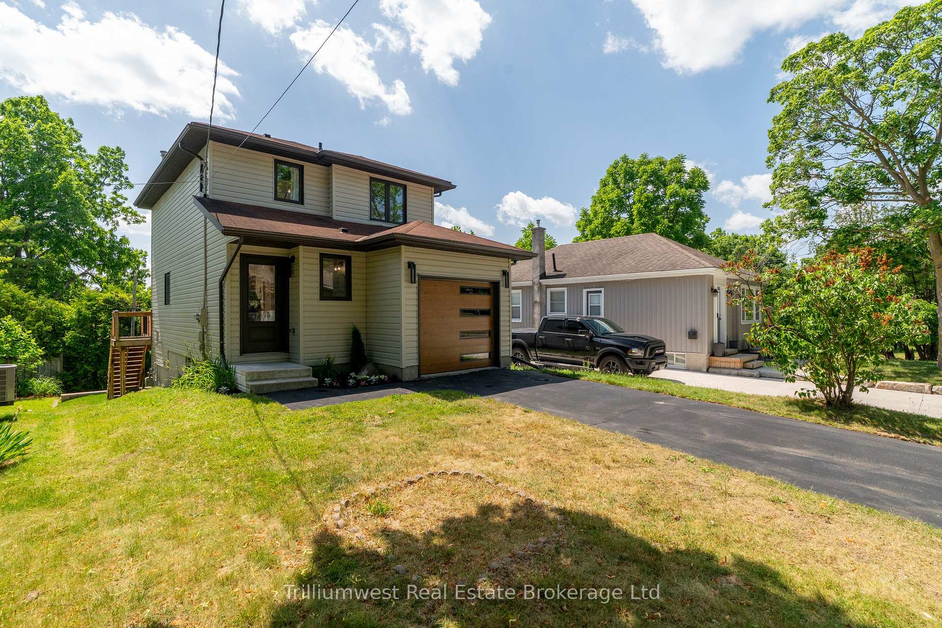 Photo 2 of 8 Chadwick Avenue, Guelph, Junction/Onward Willow — HOMEH
