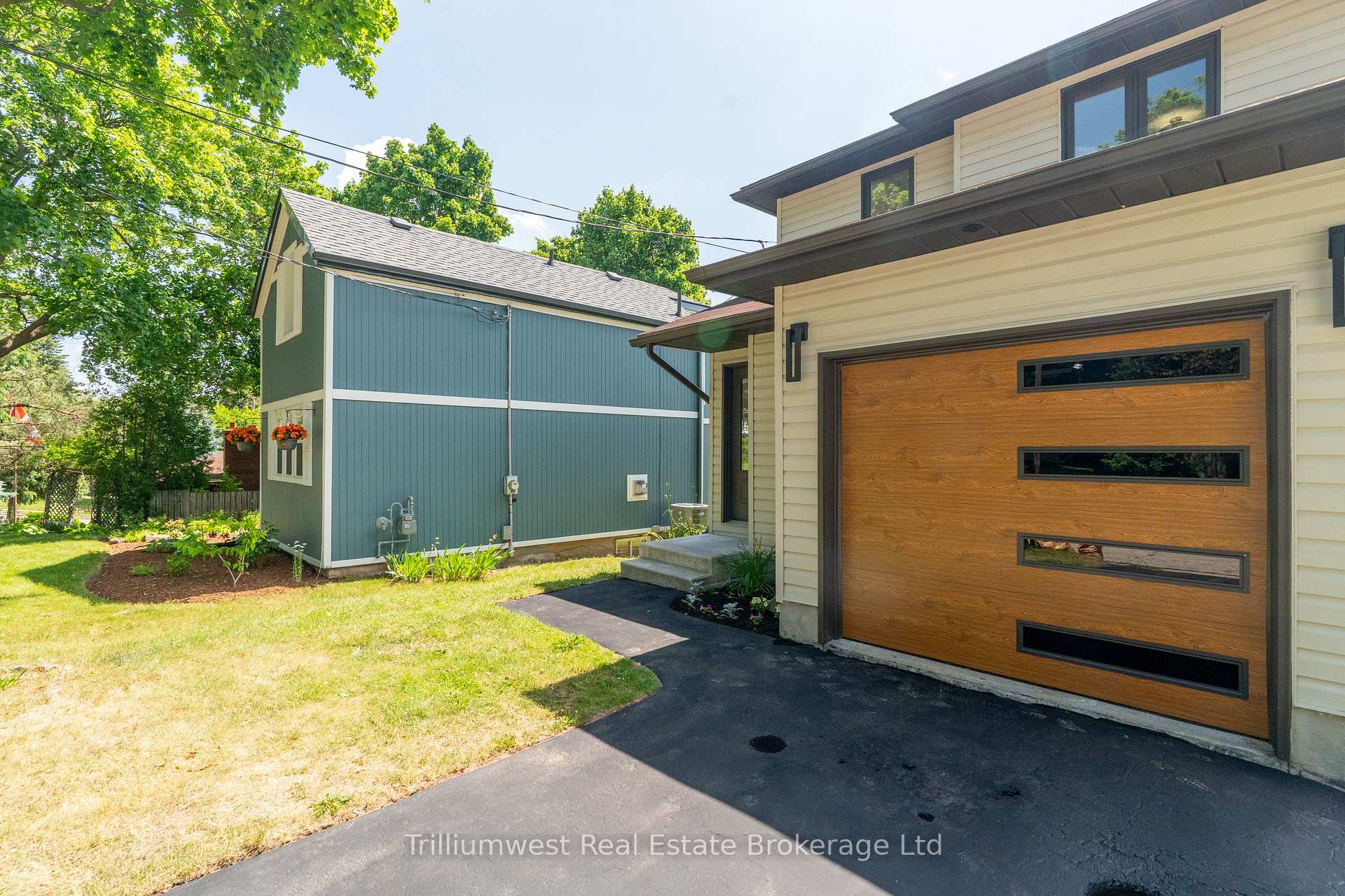 Photo 4 of 8 Chadwick Avenue, Guelph, Junction/Onward Willow — HOMEH