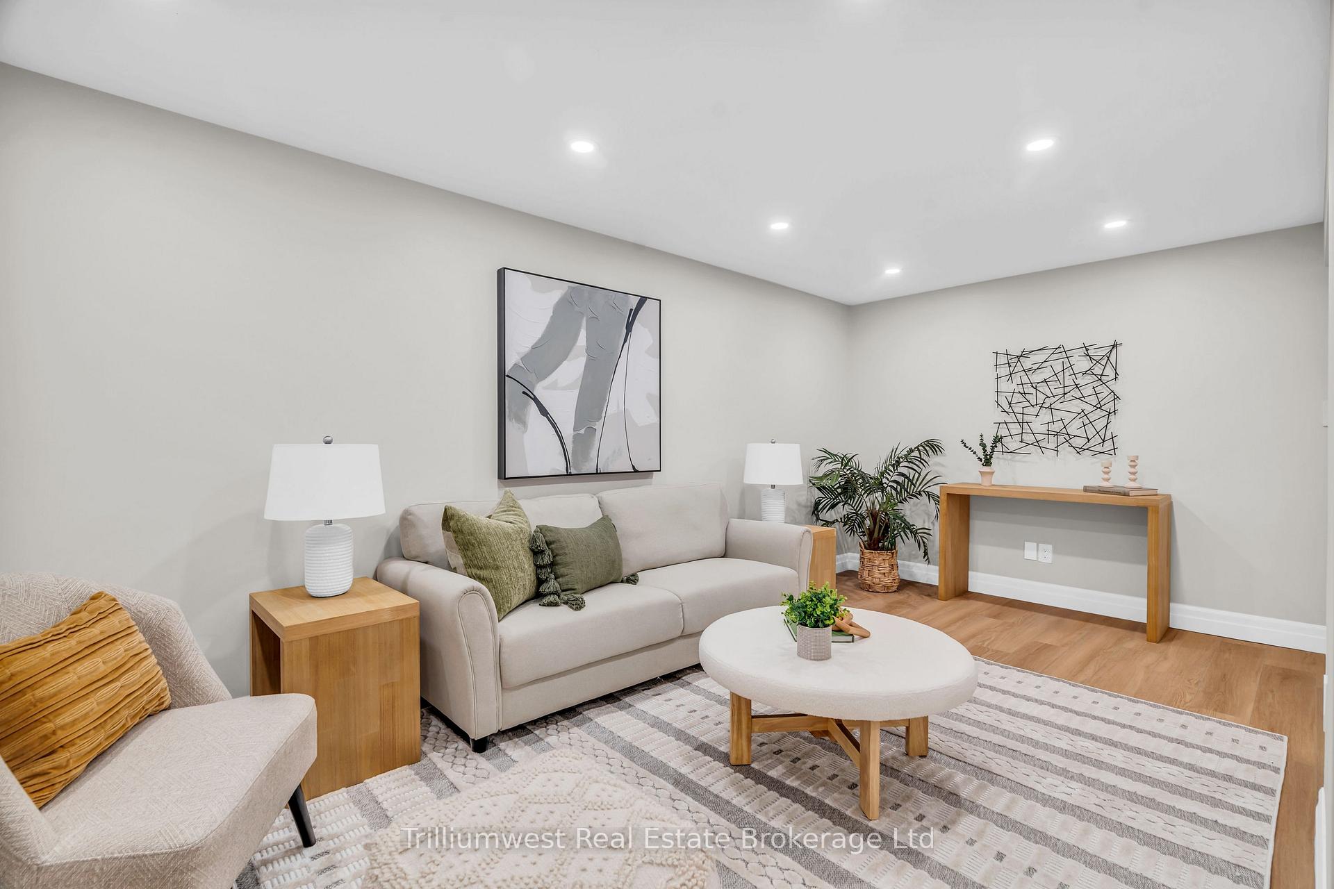 Photo 32 of 8 Chadwick Avenue, Guelph, Junction/Onward Willow — HOMEH