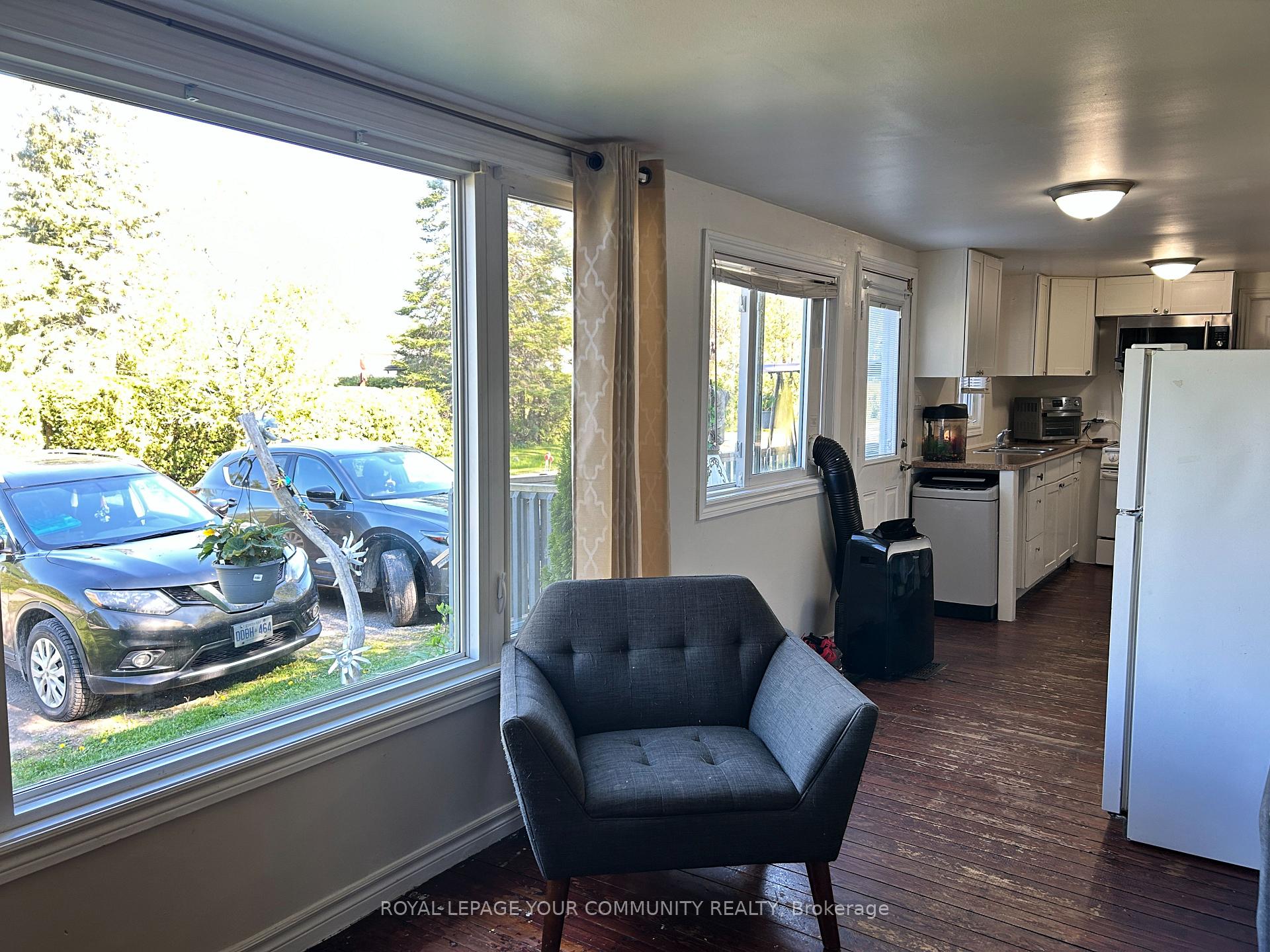Photo 3 of 16 Christidis Drive, Georgina, Sutton & Jackson's Point — HOMEH