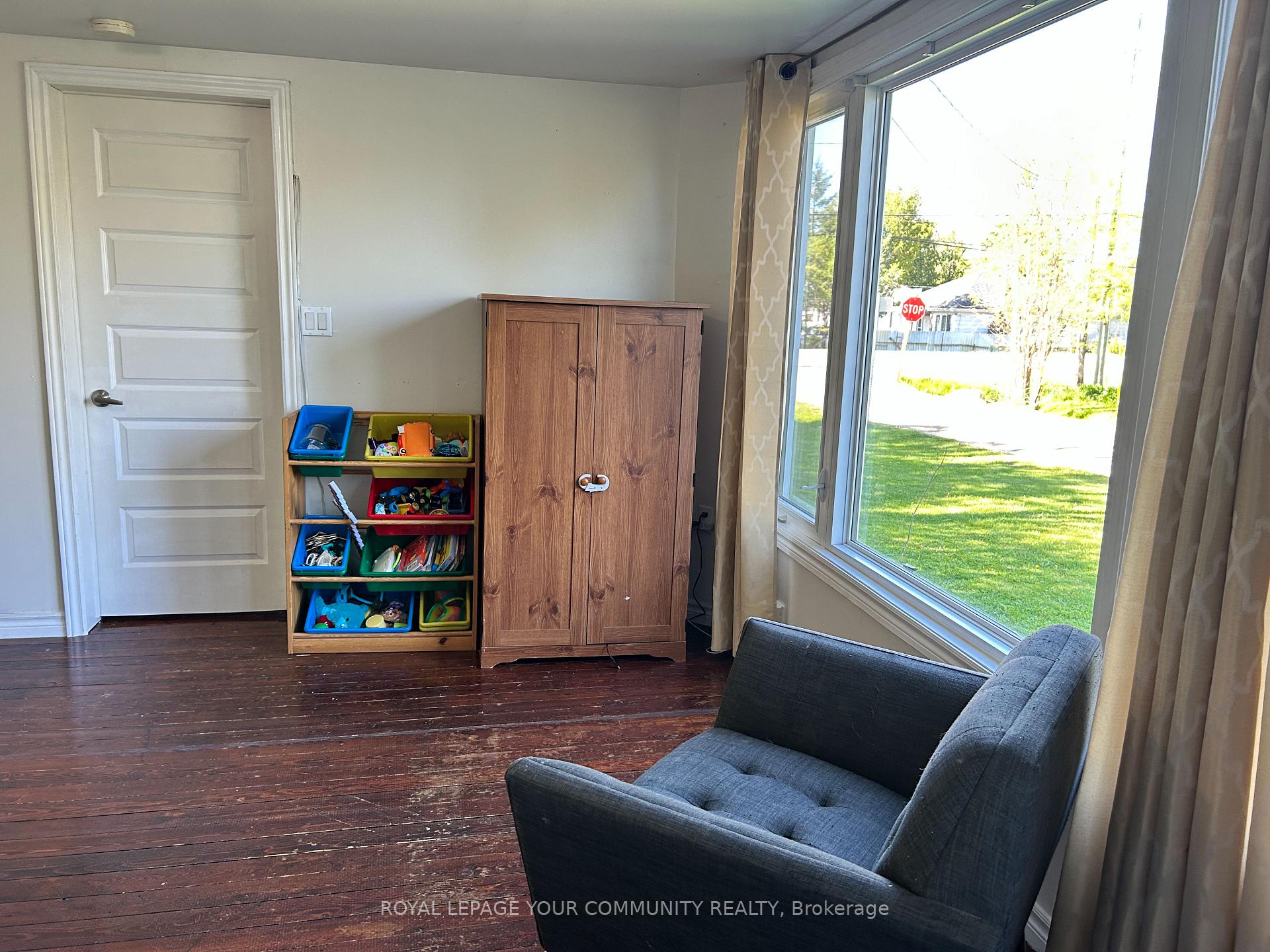 Photo 6 of 16 Christidis Drive, Georgina, Sutton & Jackson's Point — HOMEH