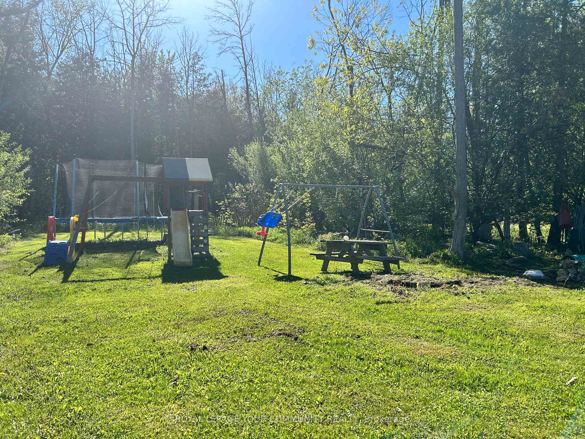 Photo 19 of 16 Christidis Drive, Georgina, Sutton & Jackson's Point — HOMEH