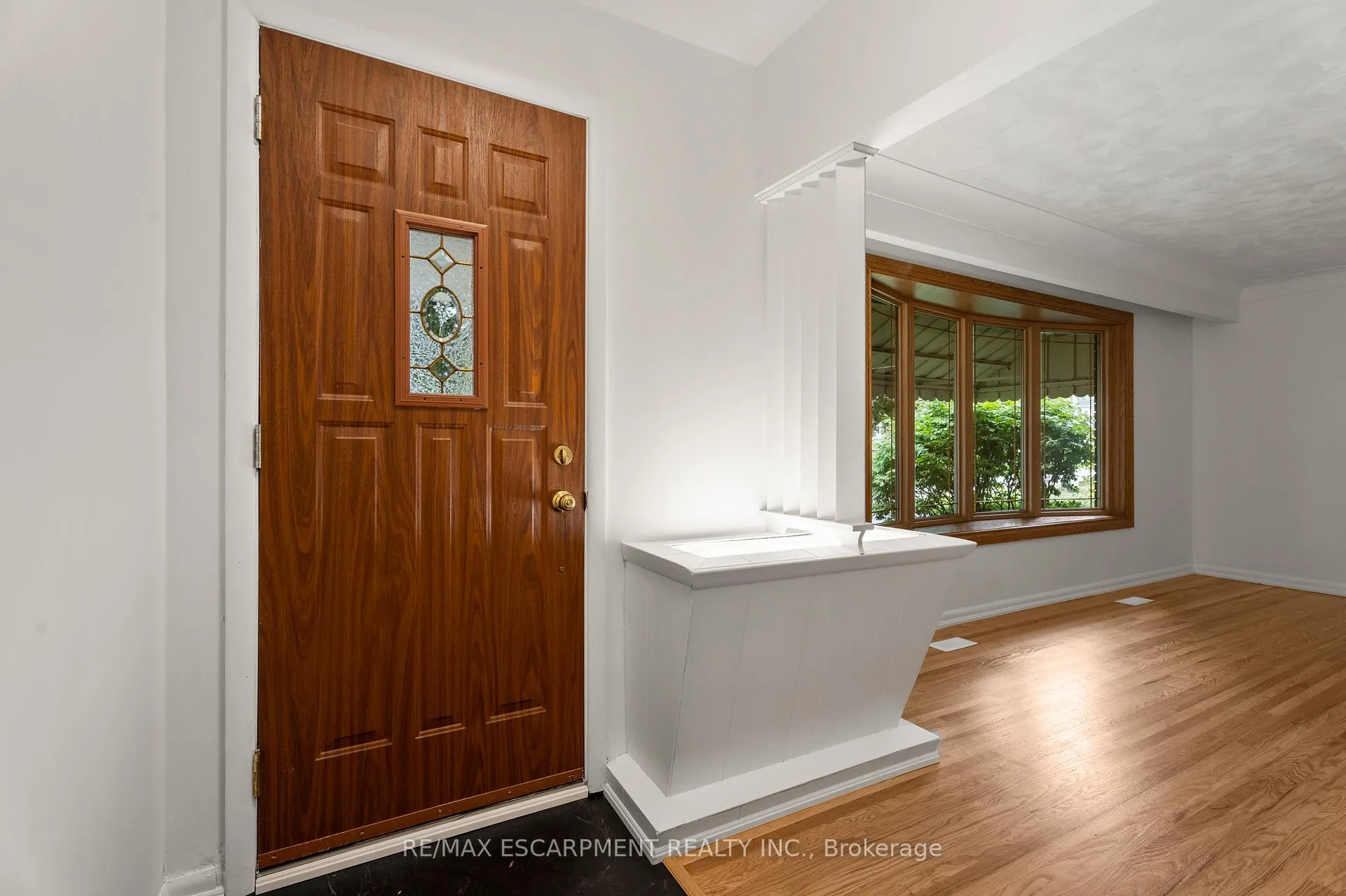 Photo 3 of 98 Laurier Avenue, Hamilton, Buchanan — HOMEH