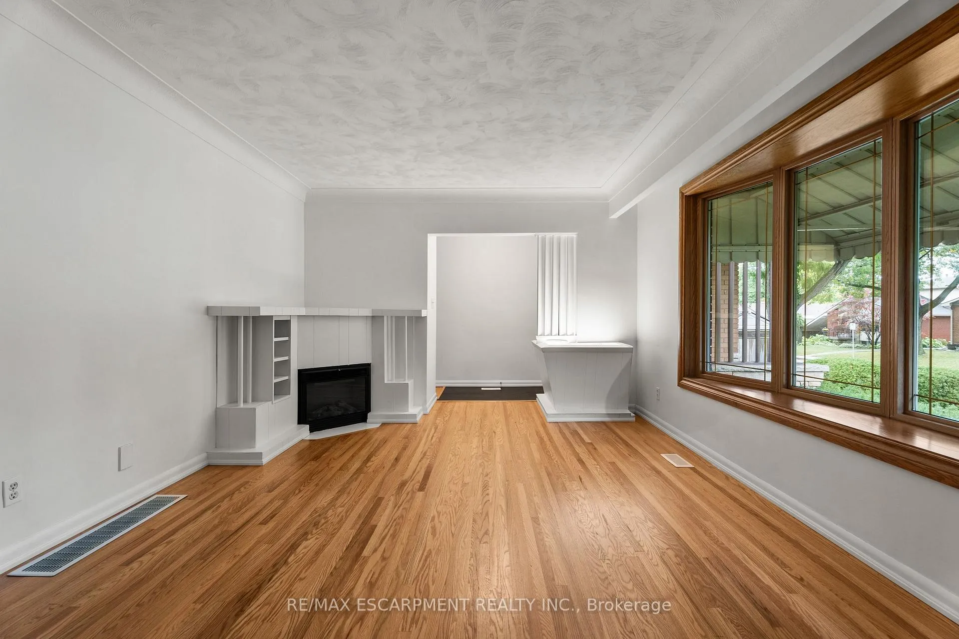 Photo 11 of 98 Laurier Avenue, Hamilton, Buchanan — HOMEH