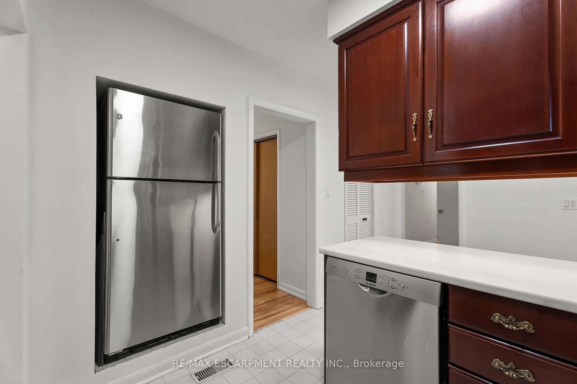 Photo 22 of 98 Laurier Avenue, Hamilton, Buchanan — HOMEH