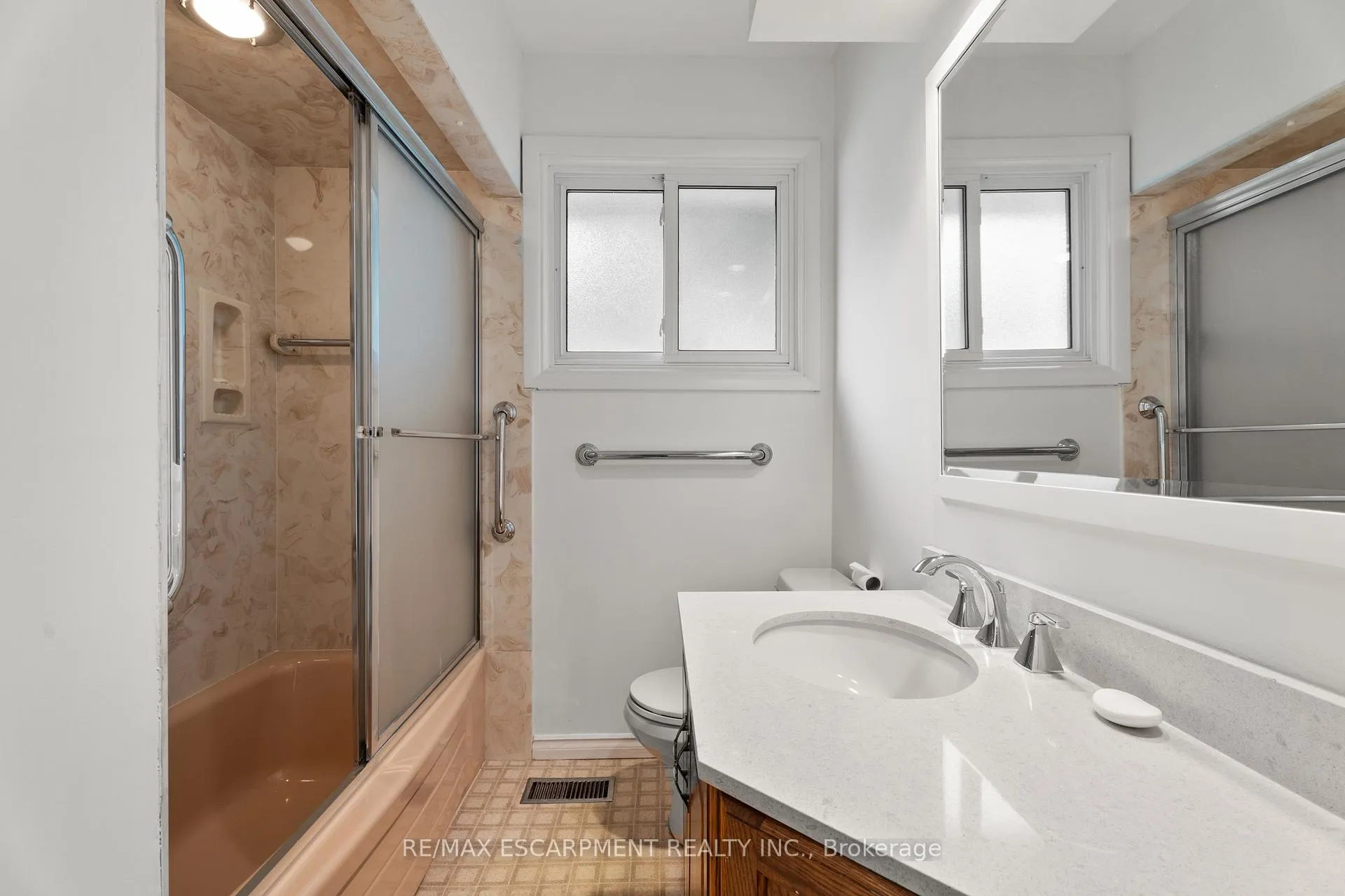Photo 45 of 98 Laurier Avenue, Hamilton, Buchanan — HOMEH