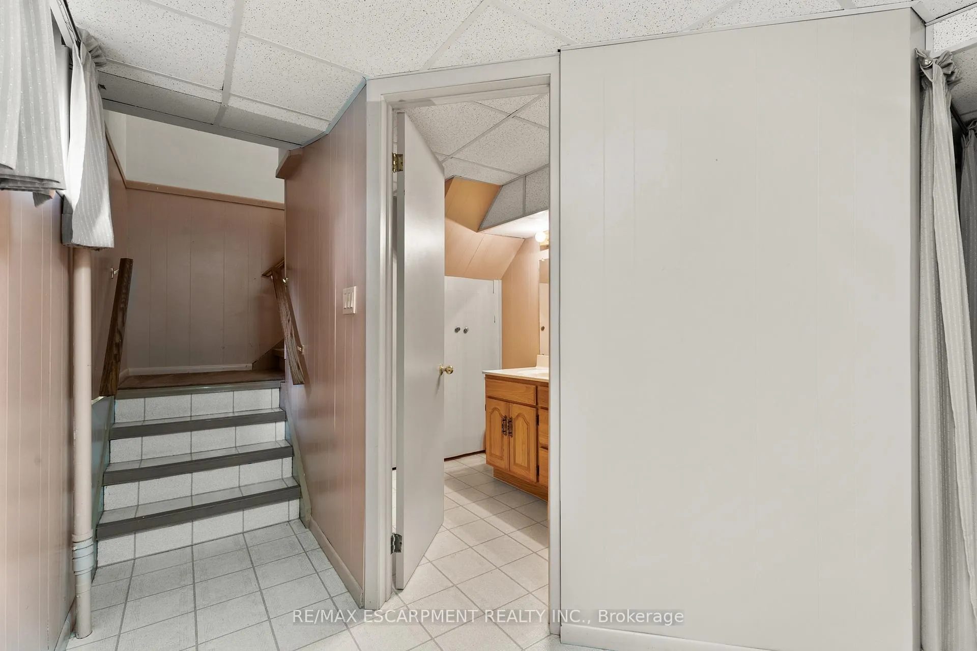 Photo 66 of 98 Laurier Avenue, Hamilton, Buchanan — HOMEH