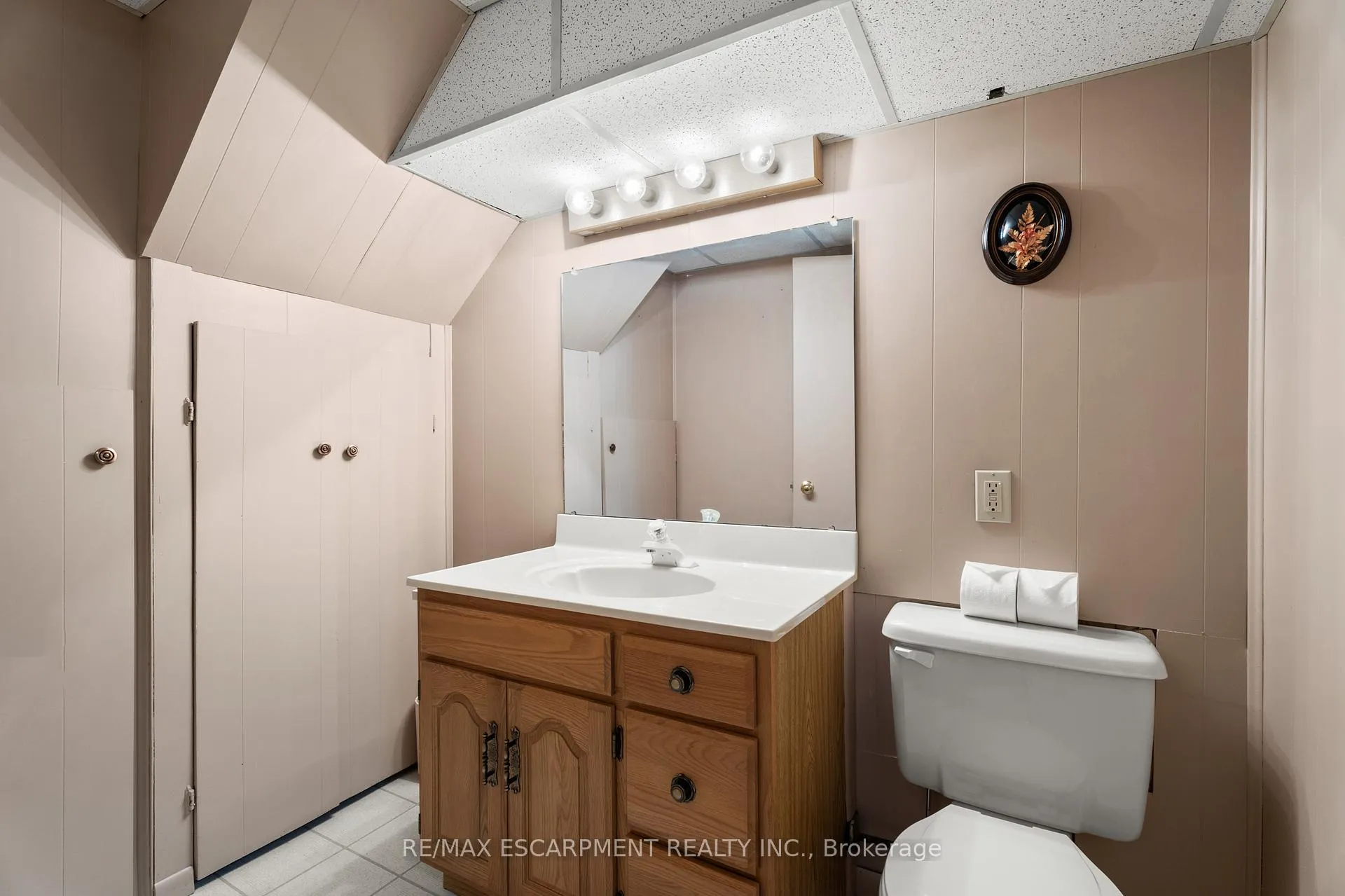 Photo 79 of 98 Laurier Avenue, Hamilton, Buchanan — HOMEH