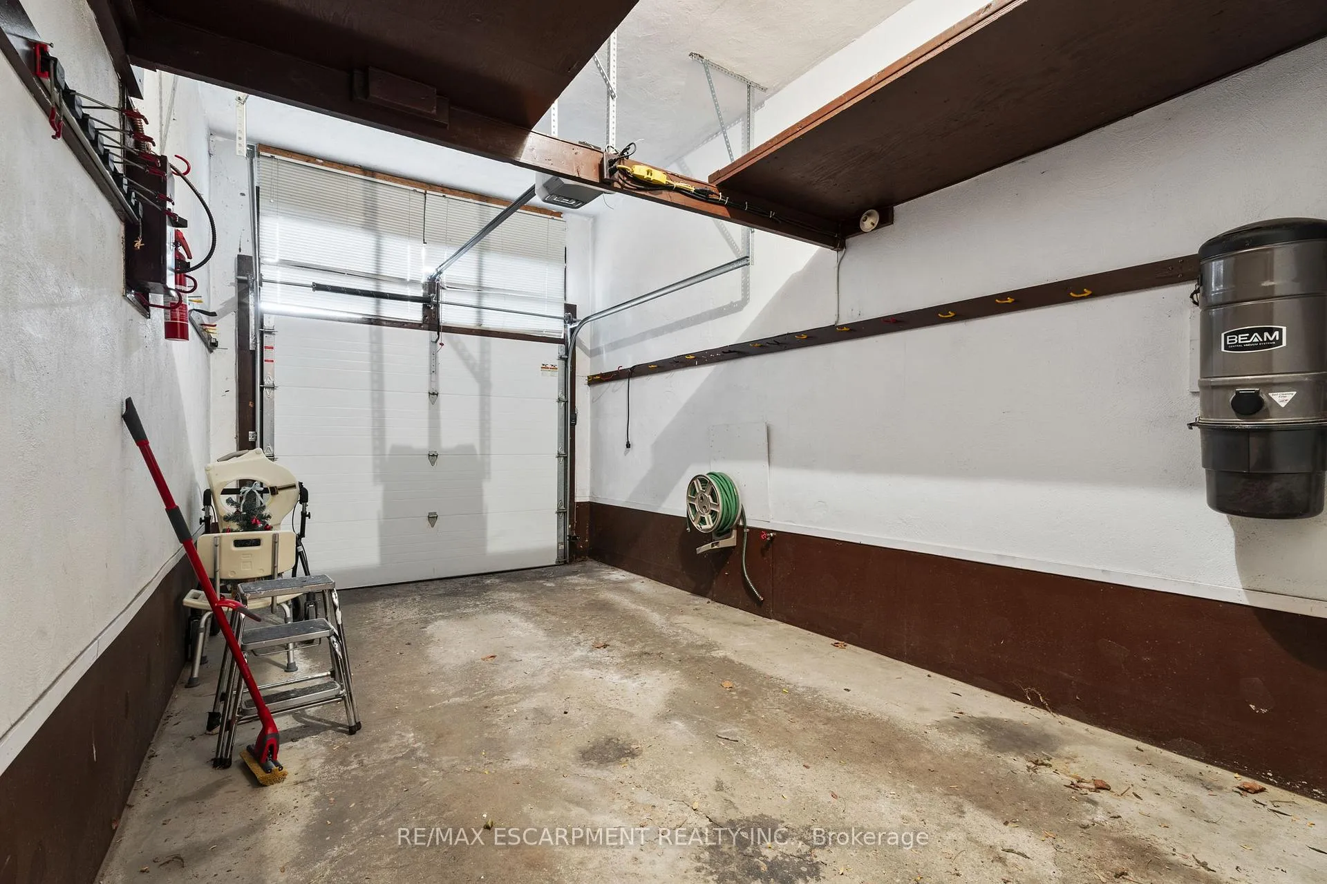 Photo 92 of 98 Laurier Avenue, Hamilton, Buchanan — HOMEH