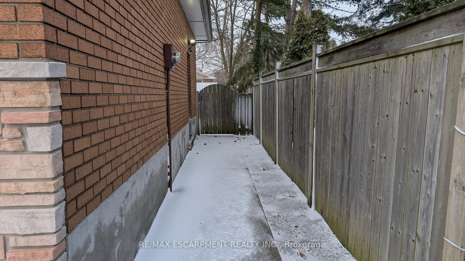 Photo 119 of 98 Laurier Avenue, Hamilton, Buchanan — HOMEH