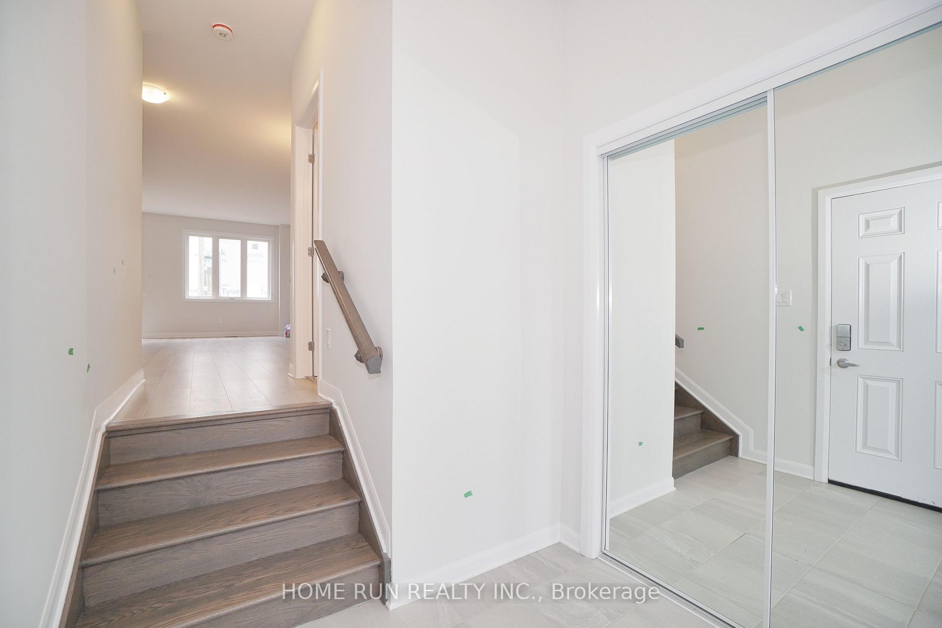 Photo 3 of 803 Everbloom Lane, Ottawa, Barrhaven - Heritage Park — HOMEH