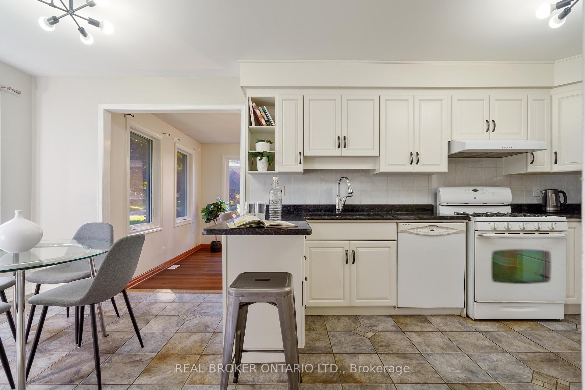 Photo 12 of 15 Blue Forest Drive, Grimsby, Grimsby Beach — HOMEH