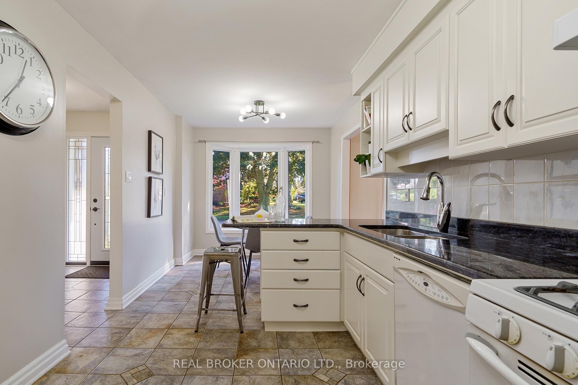 Photo 13 of 15 Blue Forest Drive, Grimsby, Grimsby Beach — HOMEH