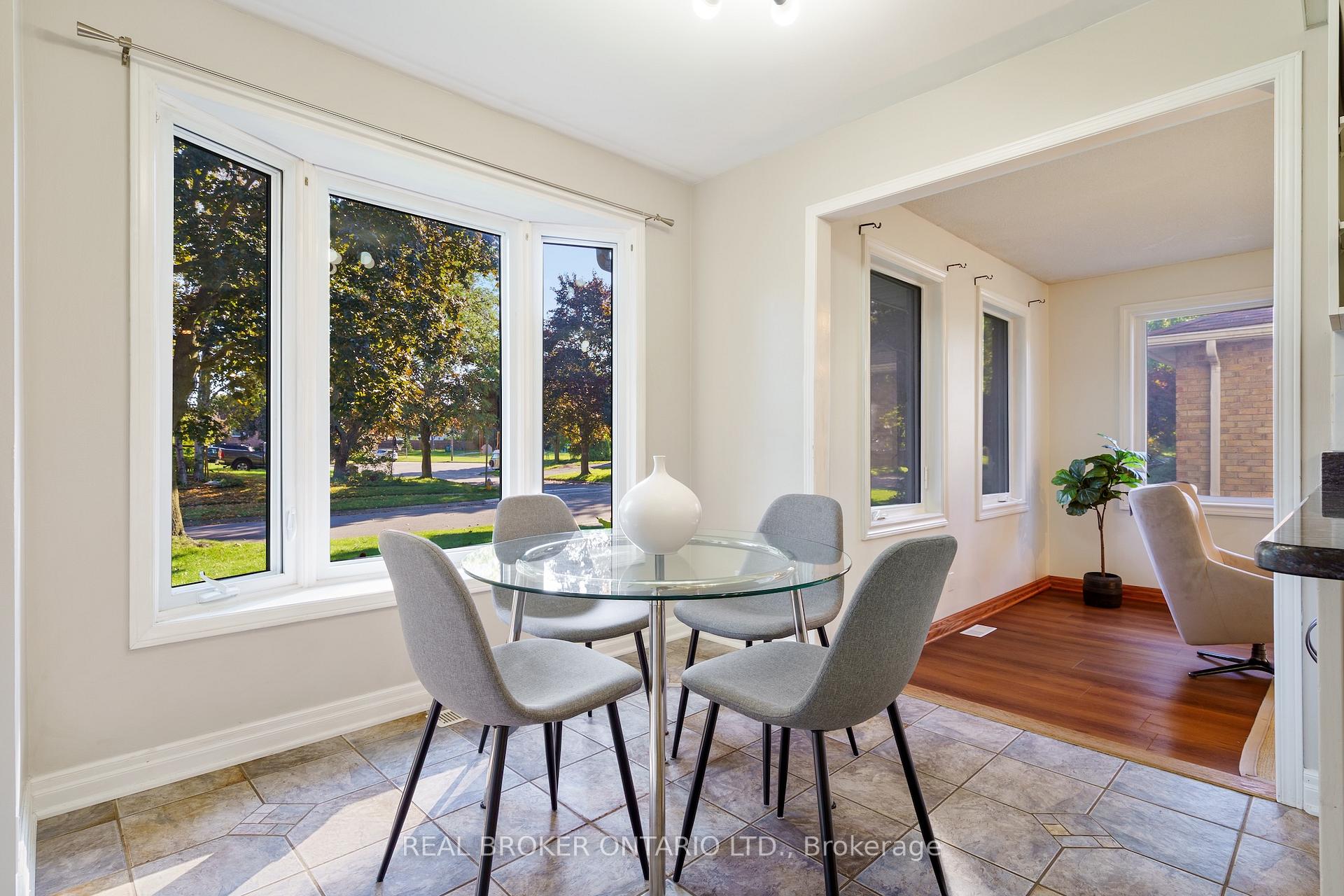 Photo 14 of 15 Blue Forest Drive, Grimsby, Grimsby Beach — HOMEH