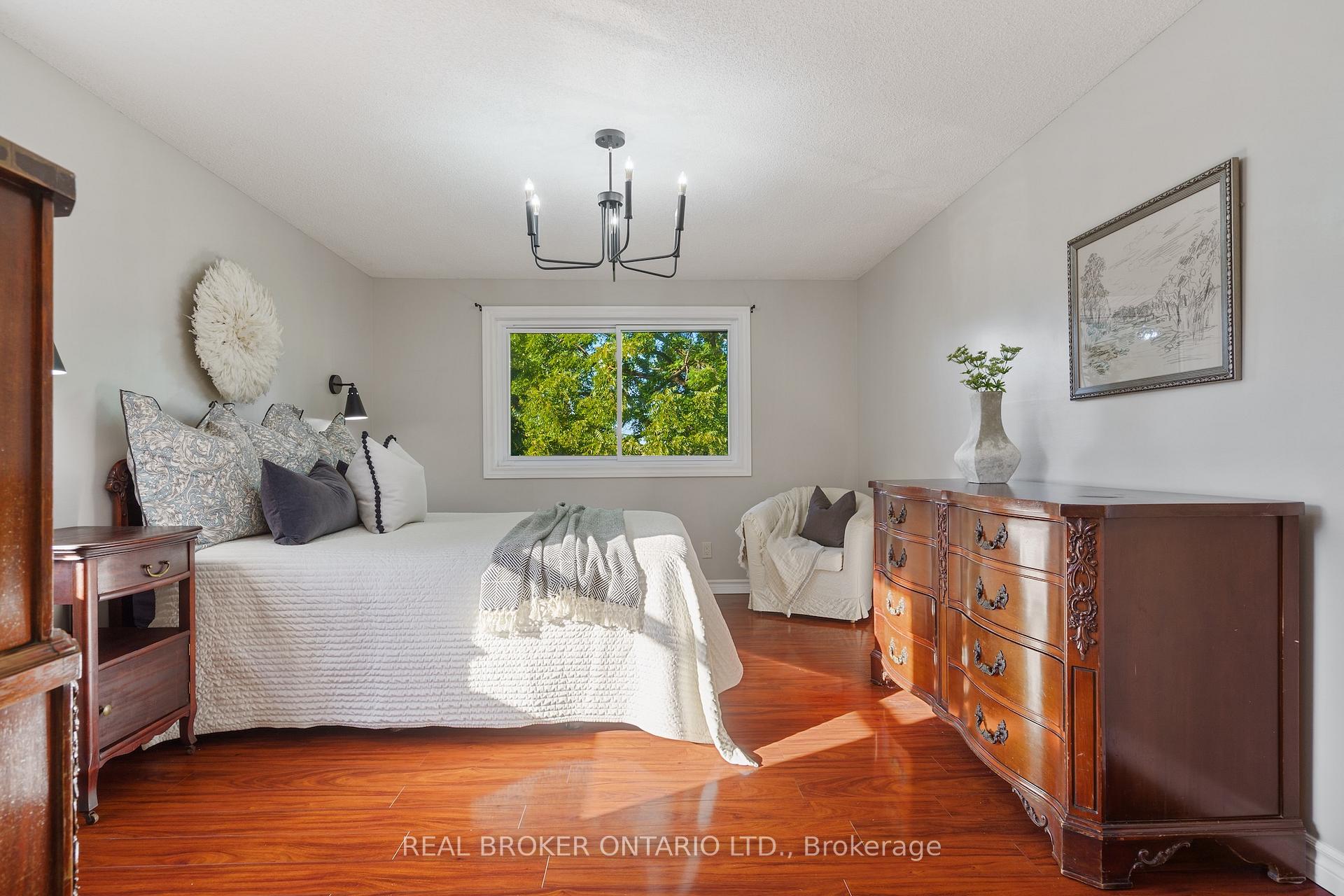Photo 17 of 15 Blue Forest Drive, Grimsby, Grimsby Beach — HOMEH