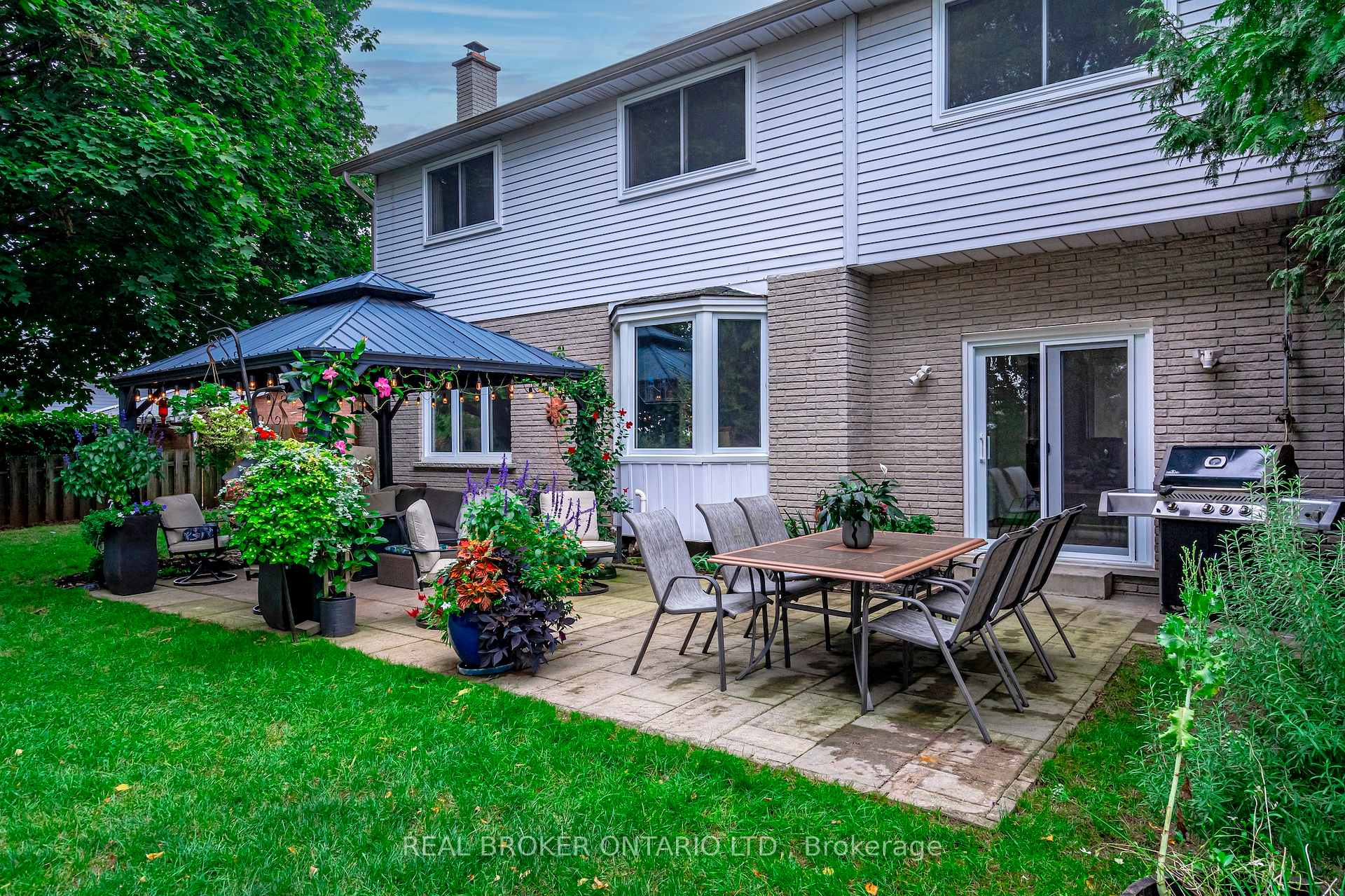 Photo 29 of 15 Blue Forest Drive, Grimsby, Grimsby Beach — HOMEH