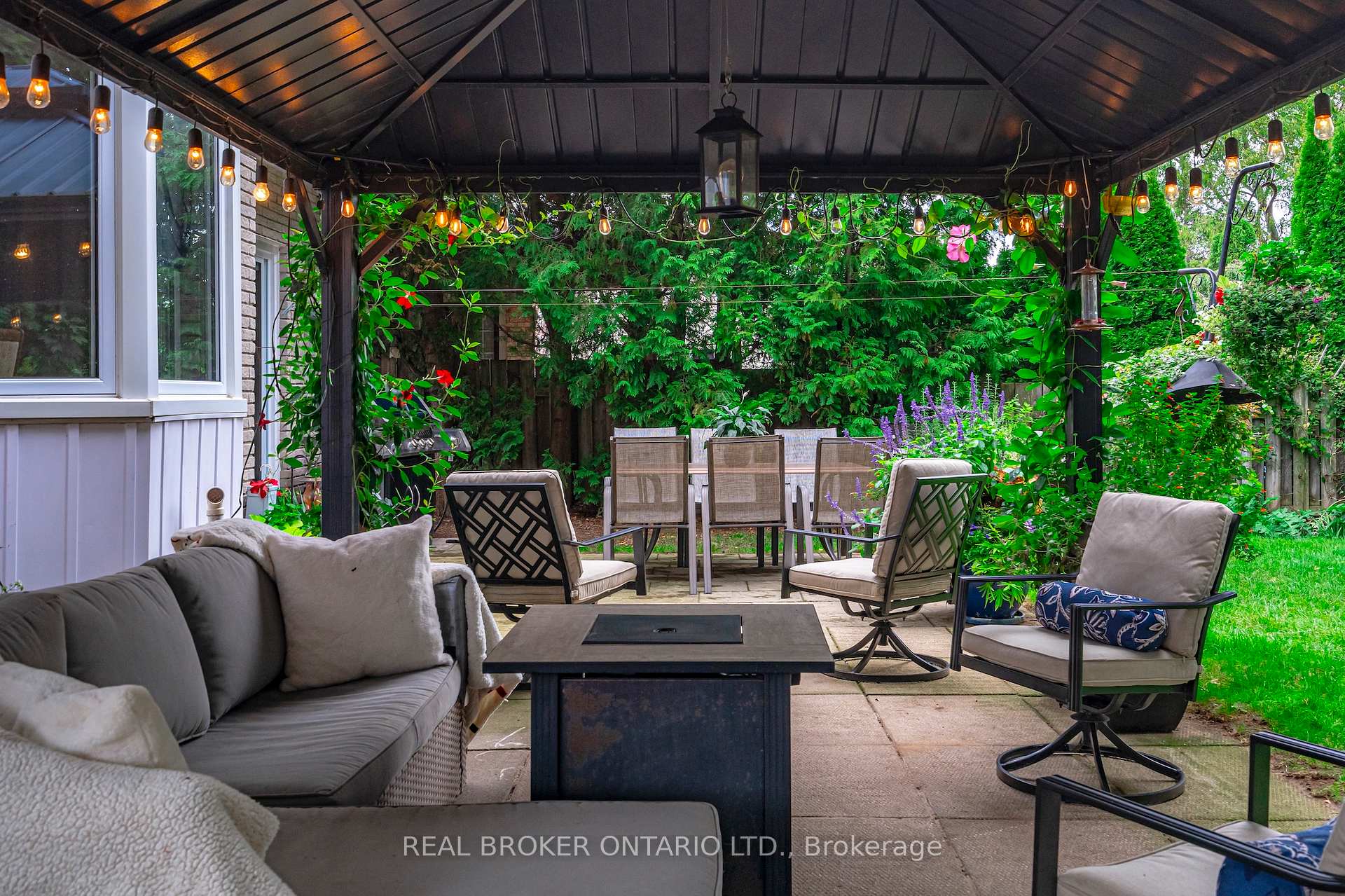 Photo 32 of 15 Blue Forest Drive, Grimsby, Grimsby Beach — HOMEH