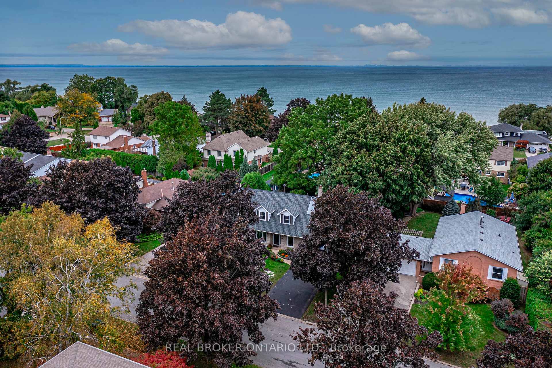 Photo 35 of 15 Blue Forest Drive, Grimsby, Grimsby Beach — HOMEH