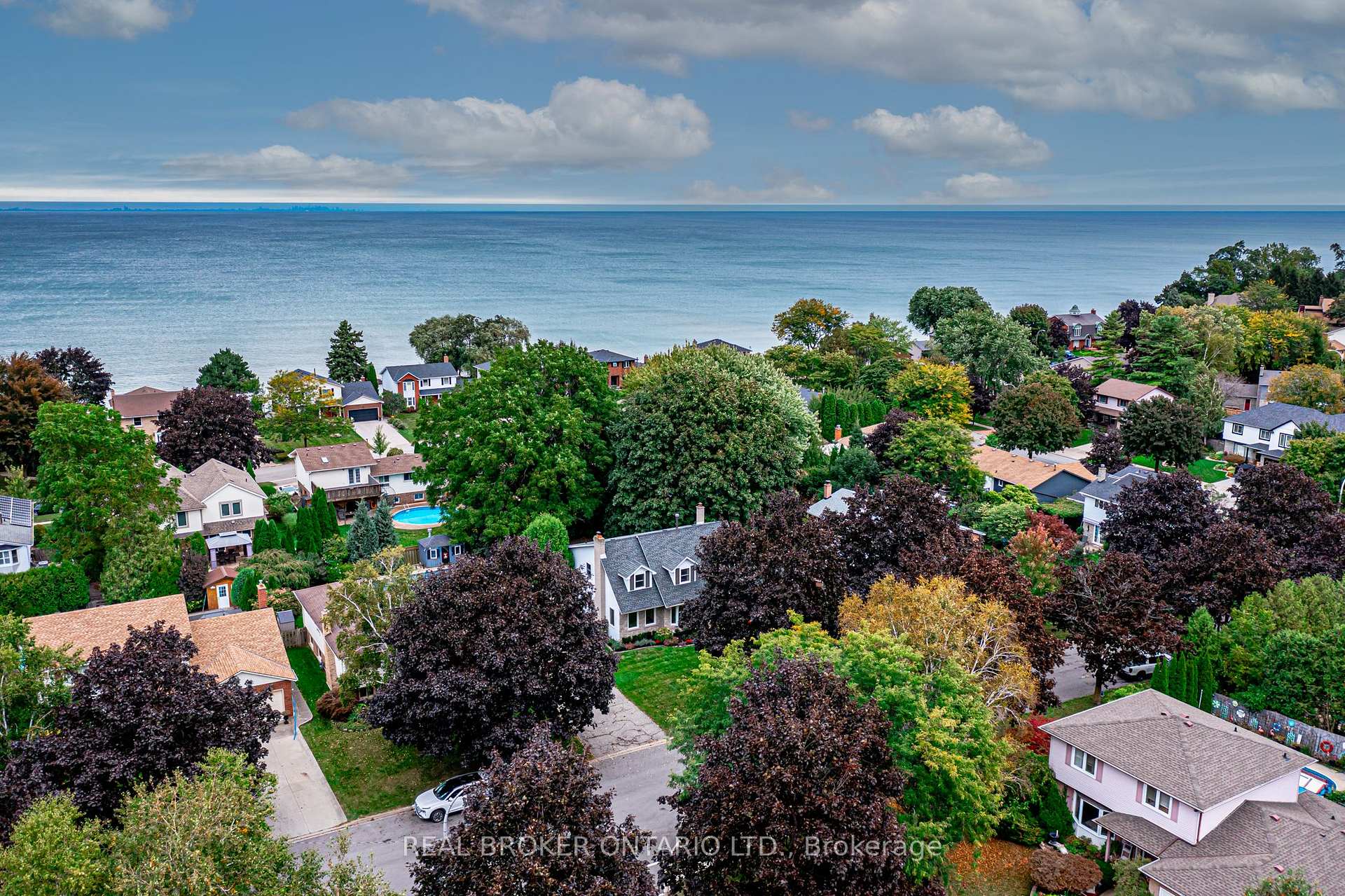 Photo 36 of 15 Blue Forest Drive, Grimsby, Grimsby Beach — HOMEH
