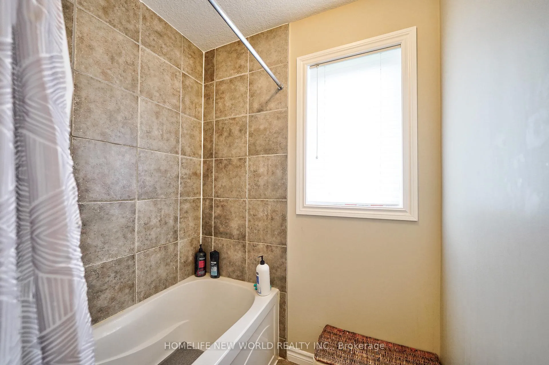 Photo 98 of 58 Sovereigns Gate, Barrie, Innis-Shore — HOMEH