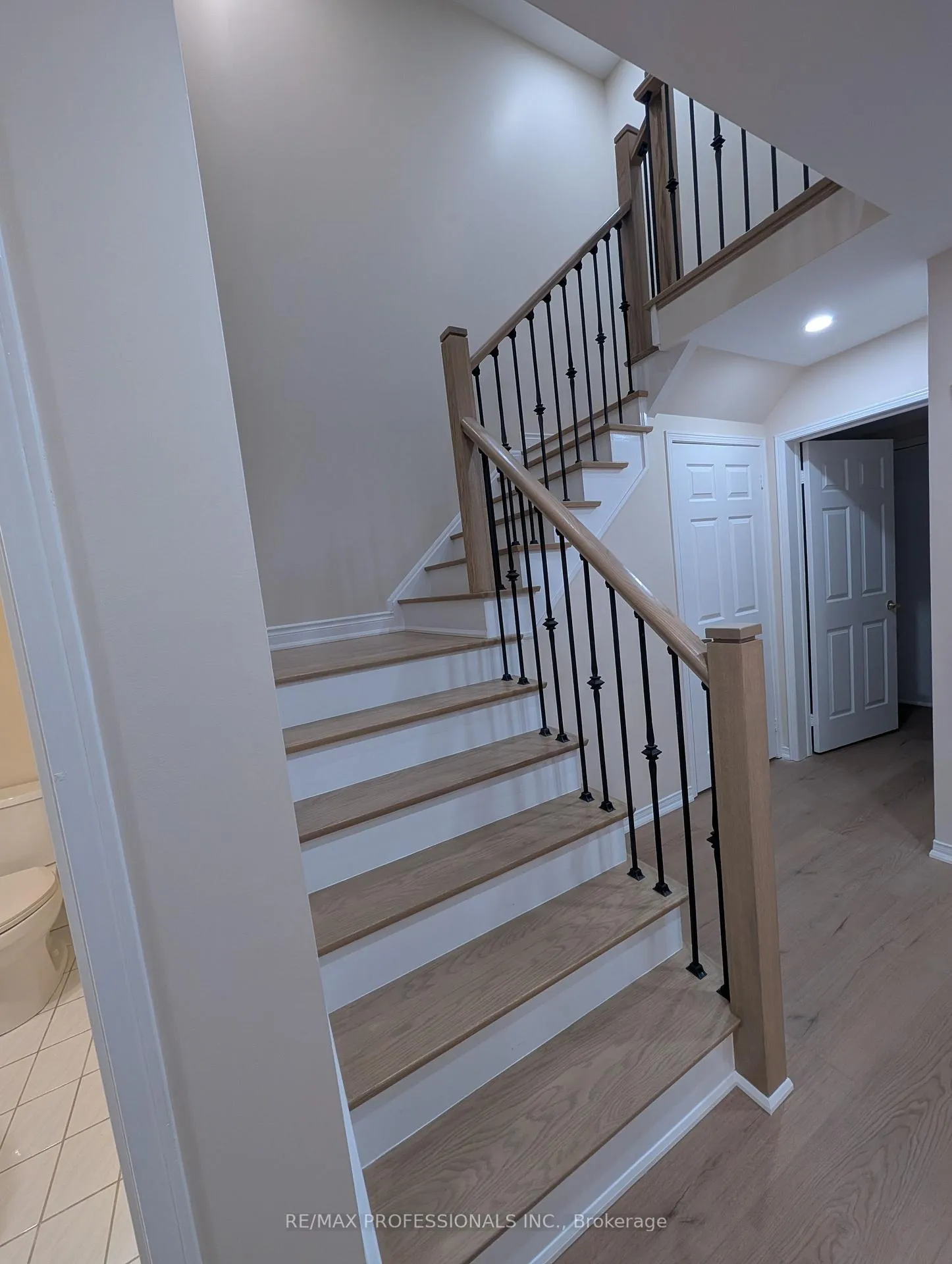 Photo 11 of 131 Rainforest Drive, Brampton, Sandringham-Wellington — HOMEH