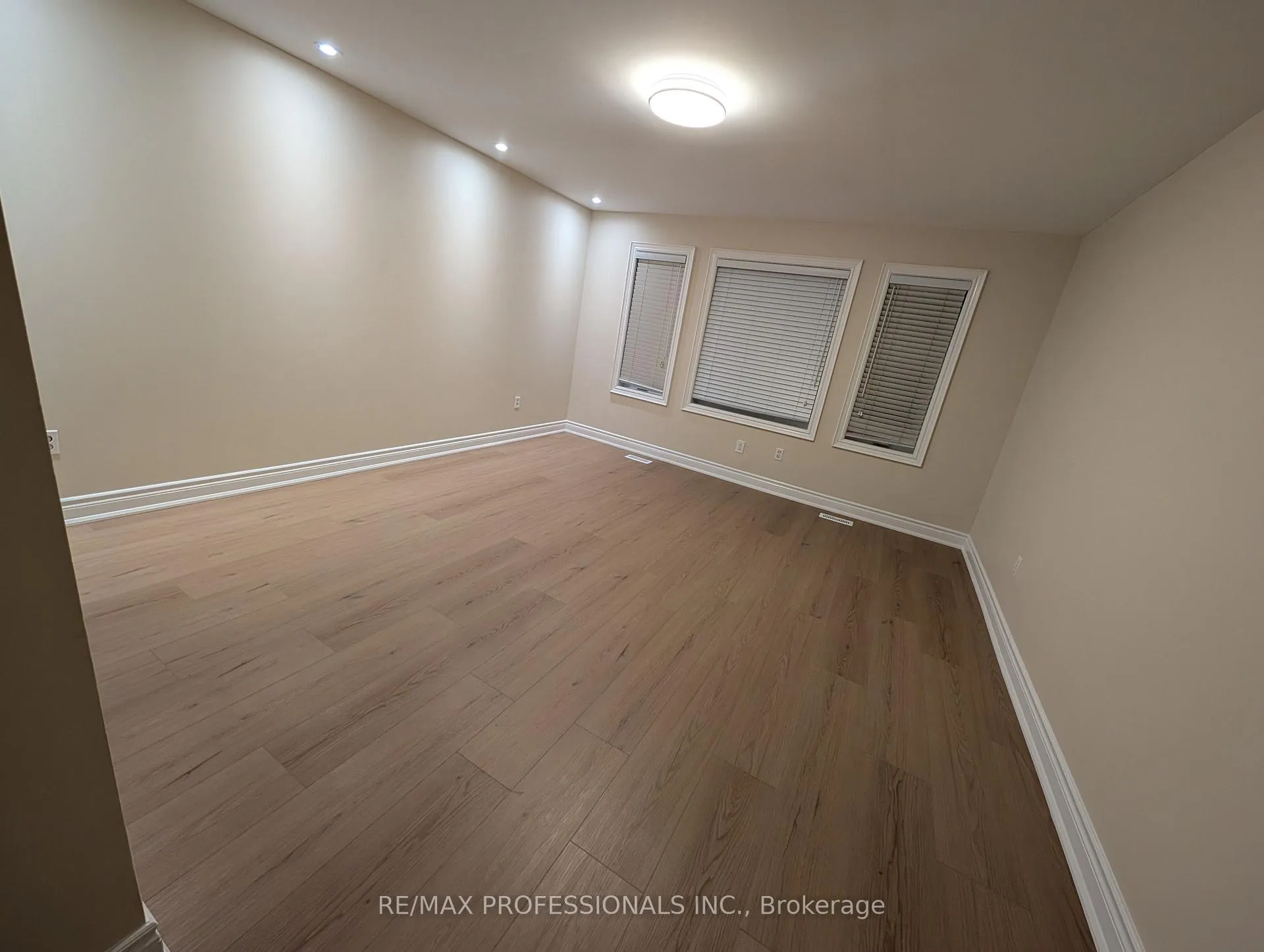 Photo 38 of 131 Rainforest Drive, Brampton, Sandringham-Wellington — HOMEH