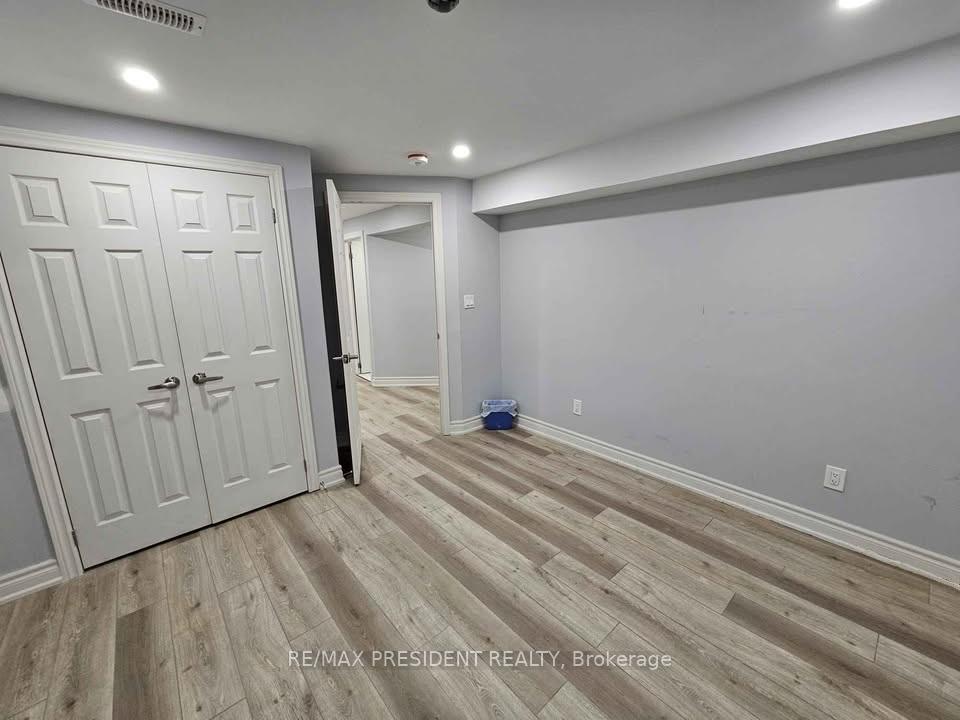Photo 7 of 214 Main Street E, Grimsby, Grimsby East — HOMEH