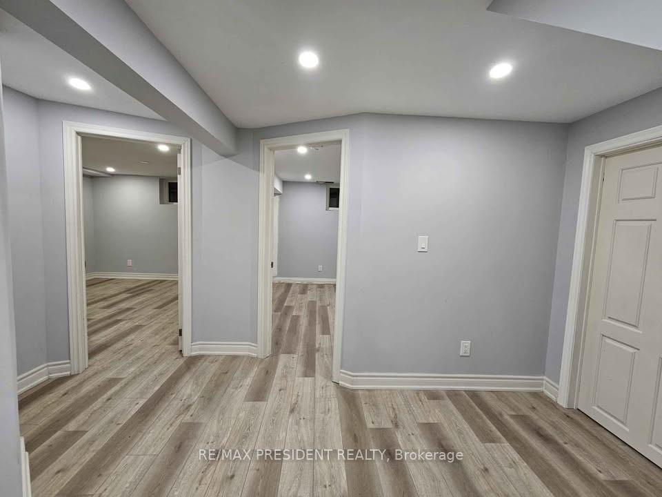 Photo 10 of 214 Main Street E, Grimsby, Grimsby East — HOMEH