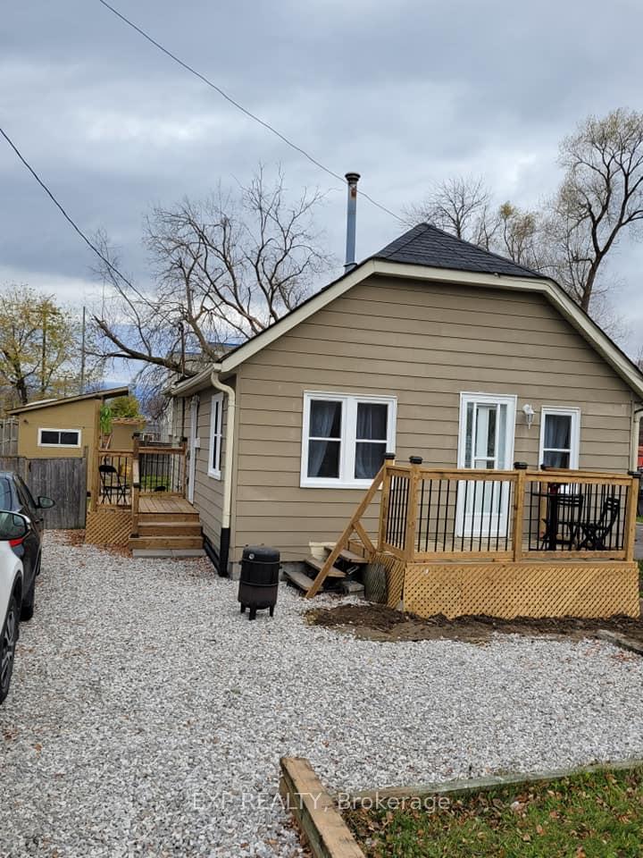 Photo 1 of 158 The Queensway, Georgina, Keswick North — HOMEH
