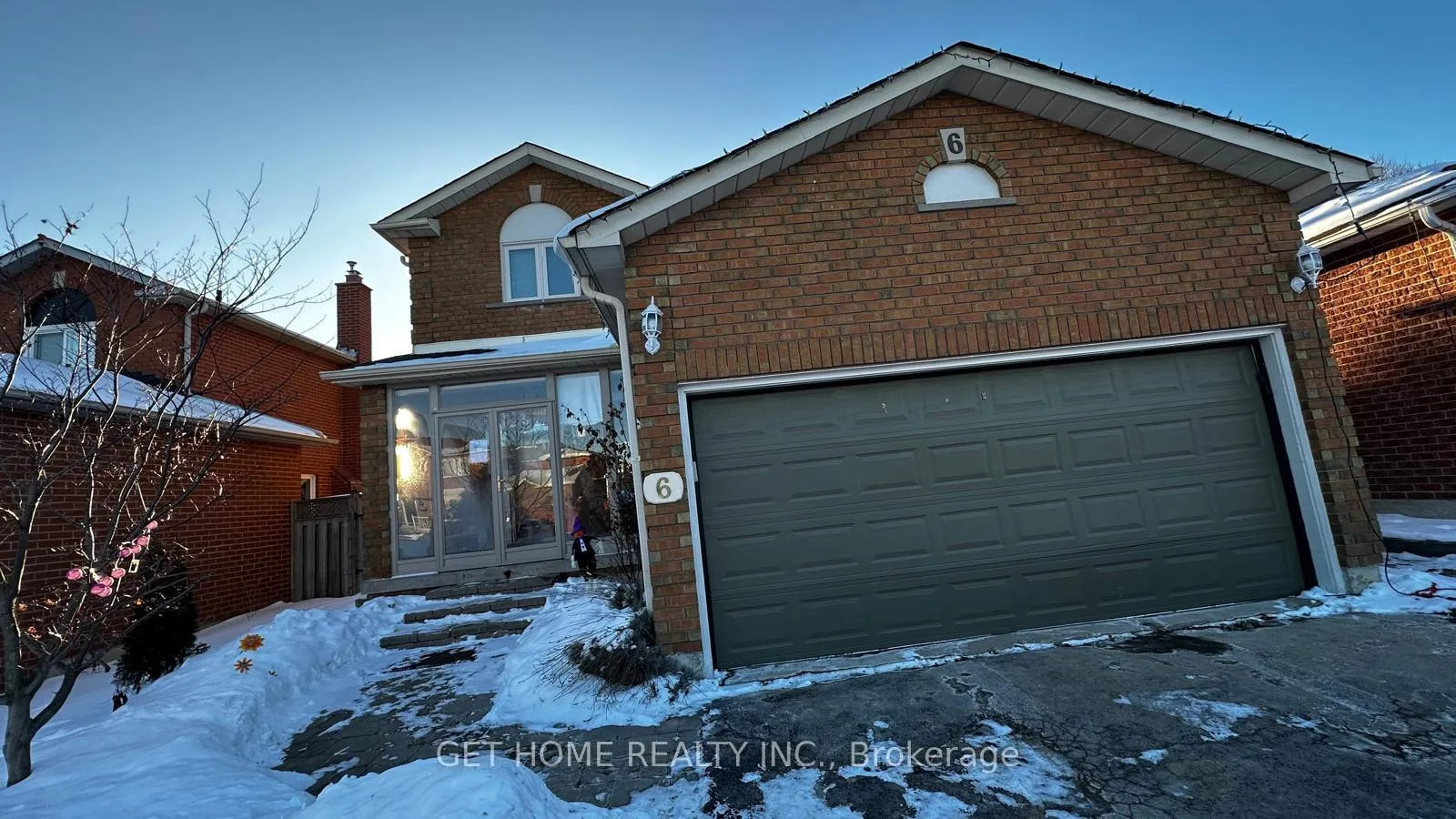 Photo 1 of Unit Bsmt, 6 Eldridge Place, Whitby, Pringle Creek — HOMEH