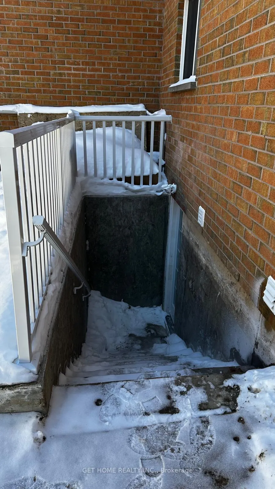 Photo 13 of Unit Bsmt, 6 Eldridge Place, Whitby, Pringle Creek — HOMEH