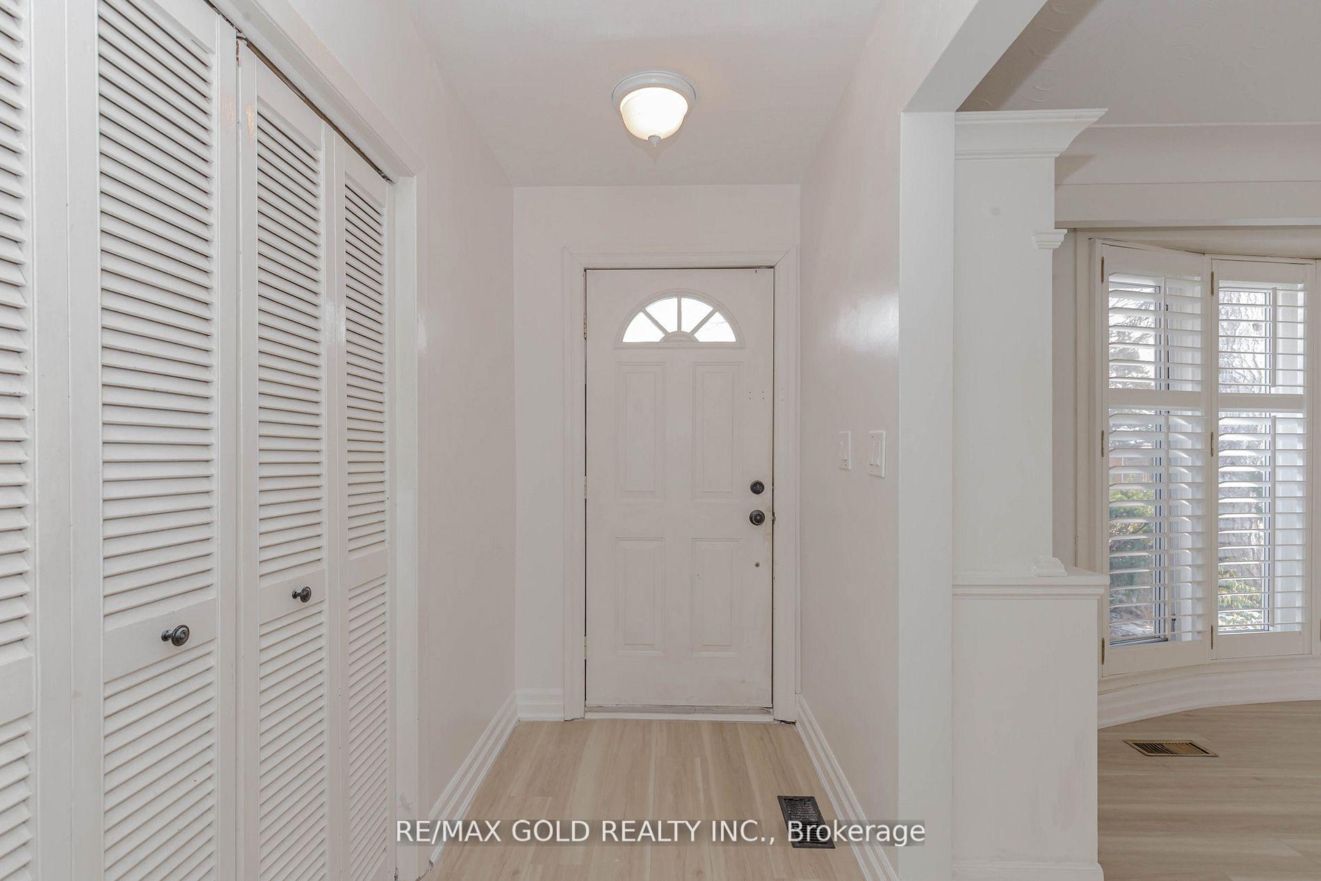 Photo 4 of 294 Cheltenham Road, Burlington, Appleby — HOMEH