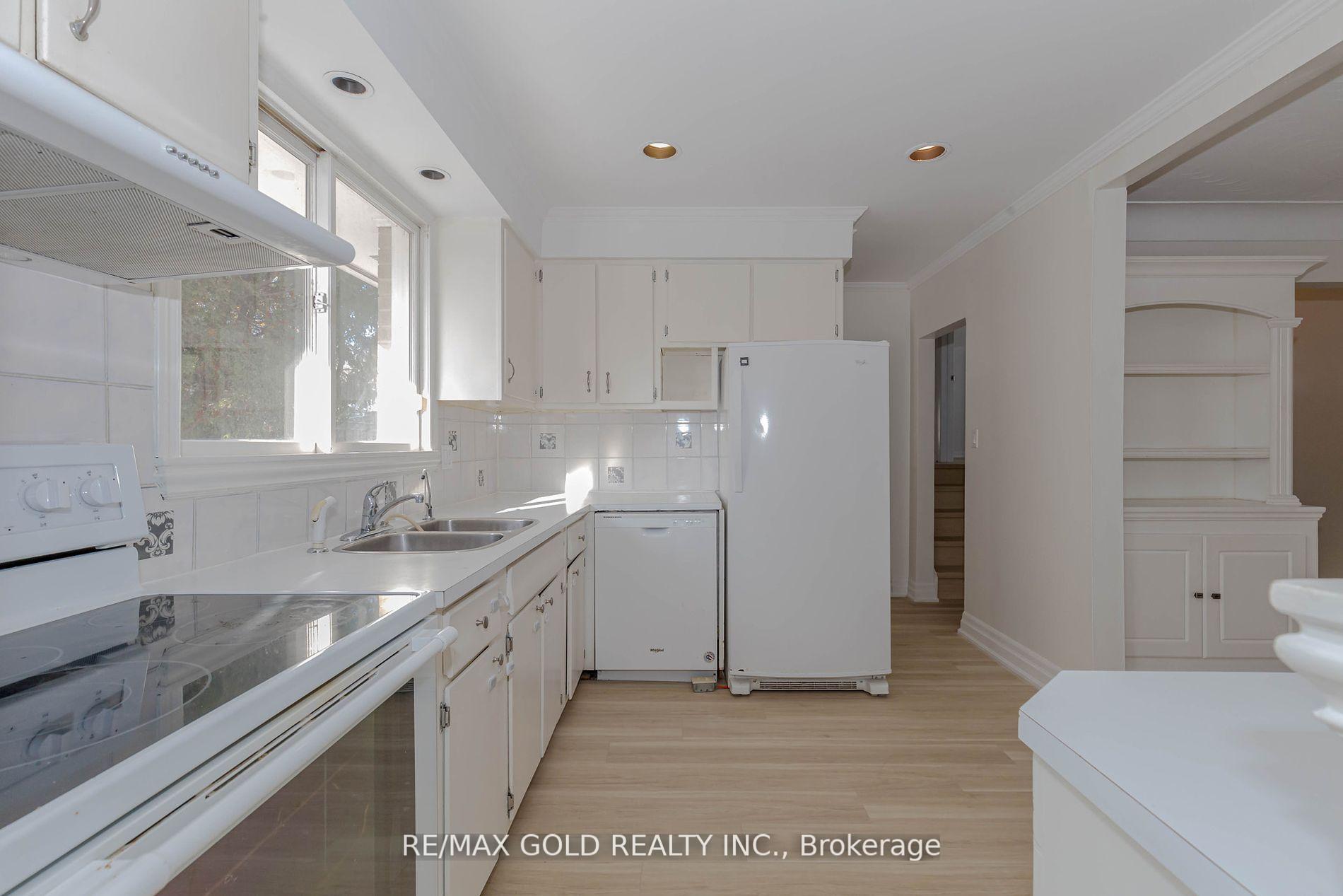 Photo 5 of 294 Cheltenham Road, Burlington, Appleby — HOMEH