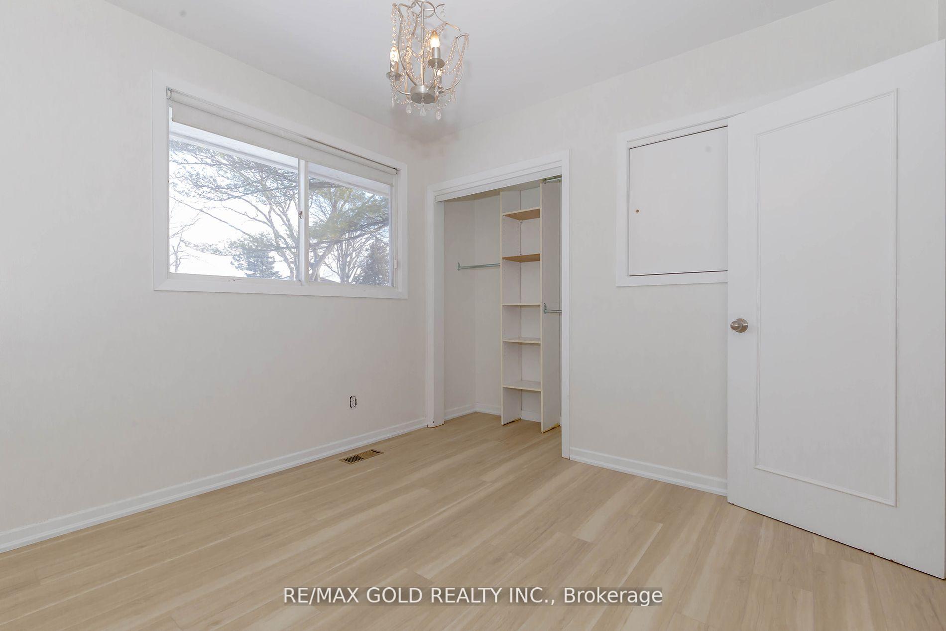 Photo 13 of 294 Cheltenham Road, Burlington, Appleby — HOMEH
