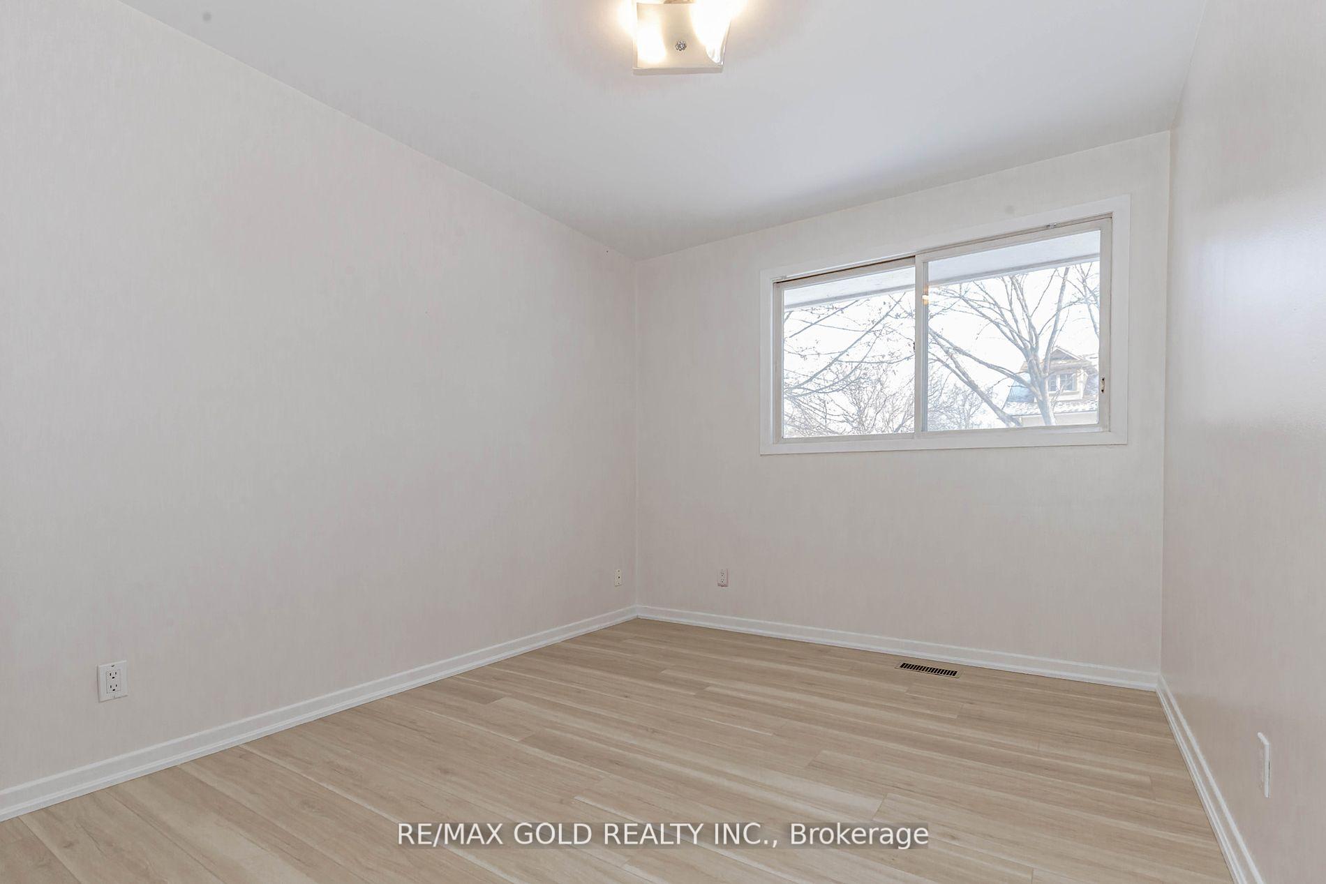 Photo 15 of 294 Cheltenham Road, Burlington, Appleby — HOMEH