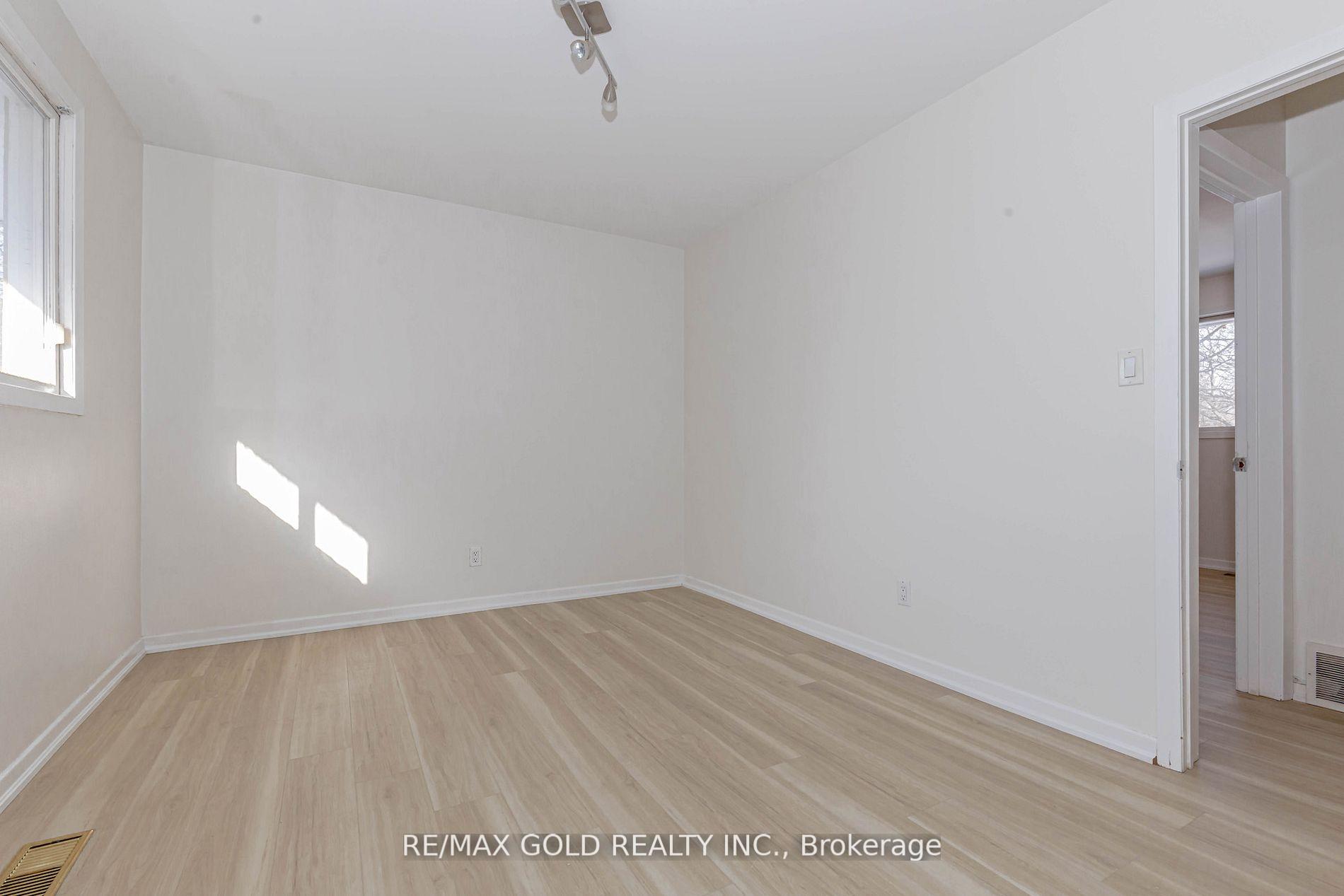 Photo 21 of 294 Cheltenham Road, Burlington, Appleby — HOMEH