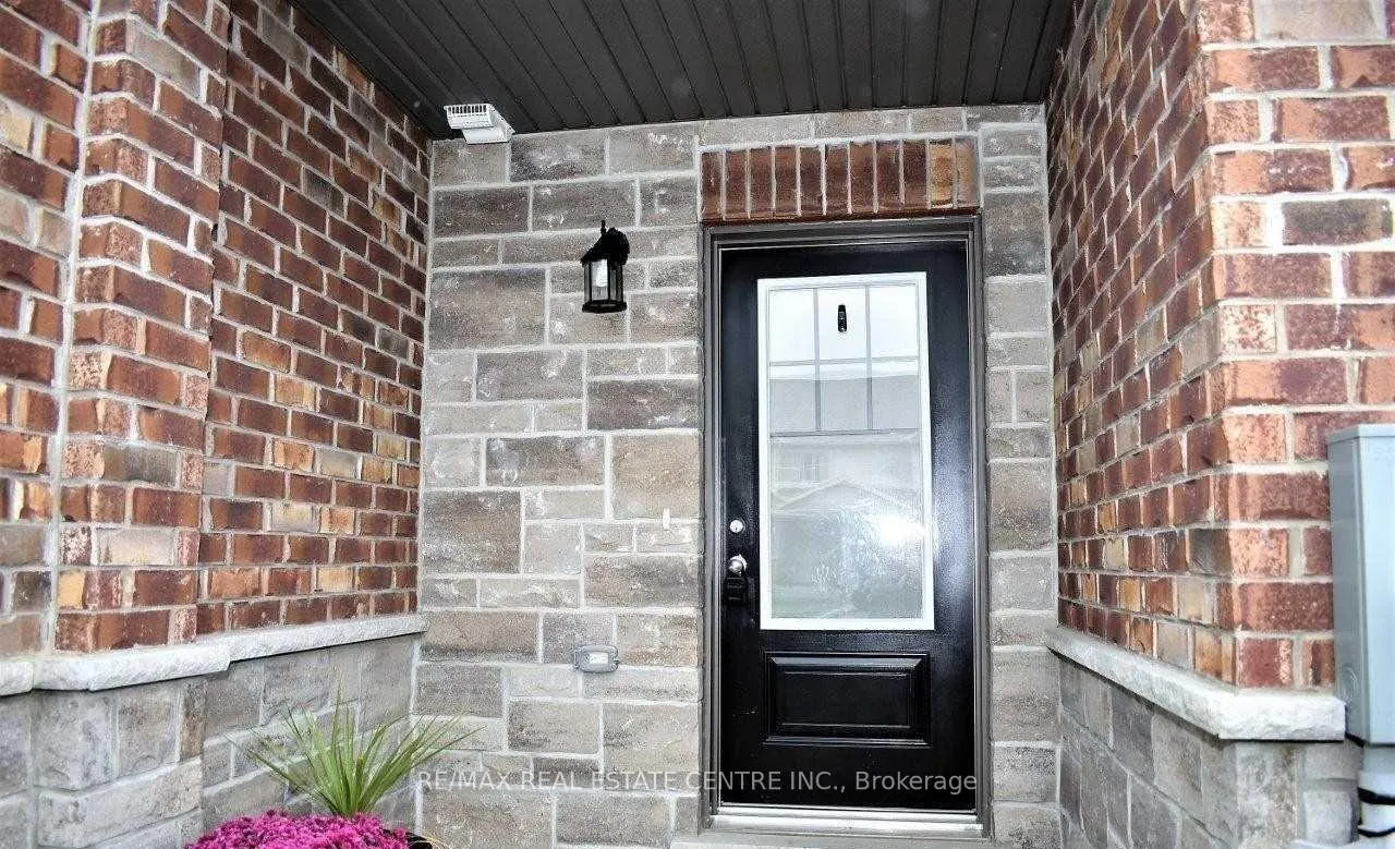 Photo 5 of 233 Poppy Dr E, Guelph, Pineridge/Westminster Woods — HOMEH