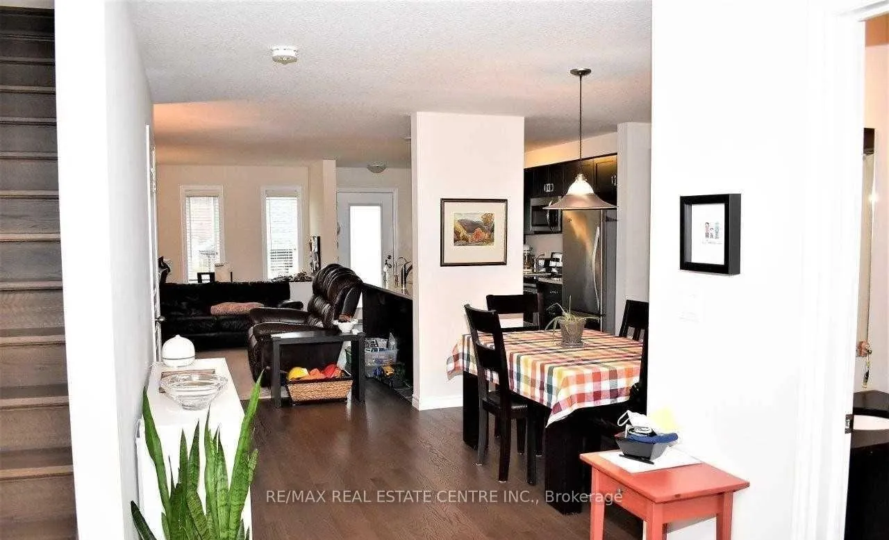 Photo 11 of 233 Poppy Dr E, Guelph, Pineridge/Westminster Woods — HOMEH