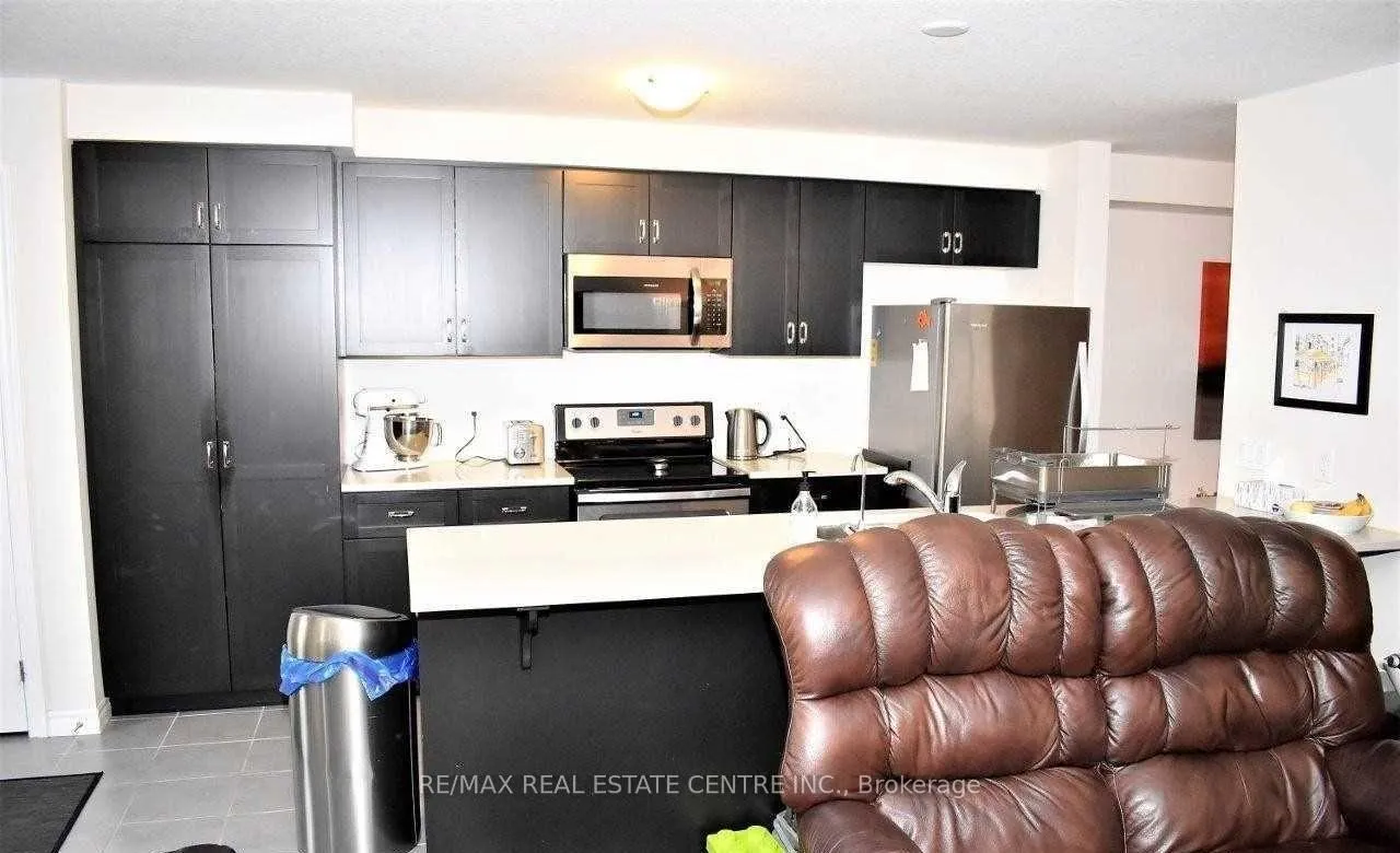 Photo 22 of 233 Poppy Dr E, Guelph, Pineridge/Westminster Woods — HOMEH