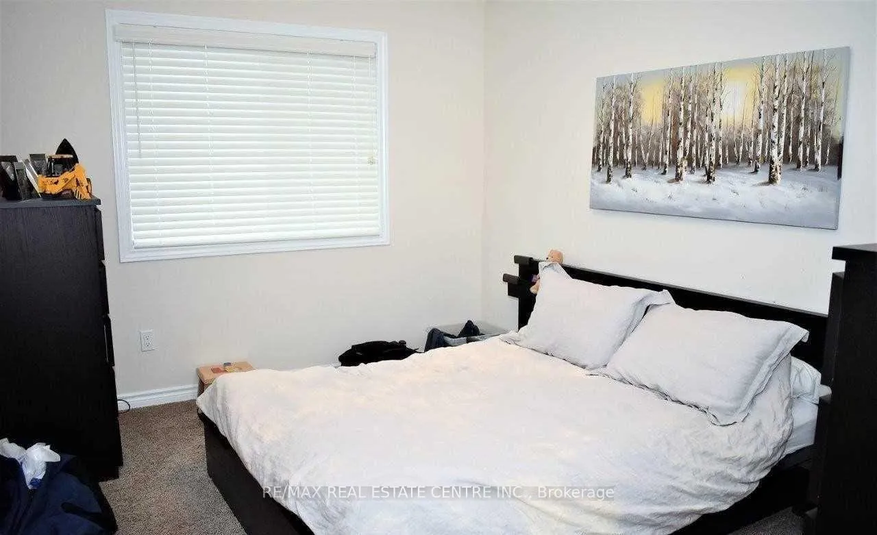 Photo 31 of 233 Poppy Dr E, Guelph, Pineridge/Westminster Woods — HOMEH