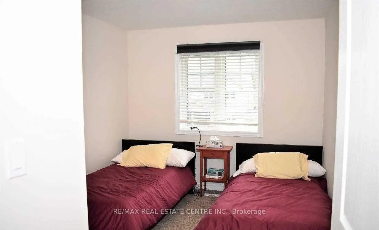 Photo 34 of 233 Poppy Dr E, Guelph, Pineridge/Westminster Woods — HOMEH