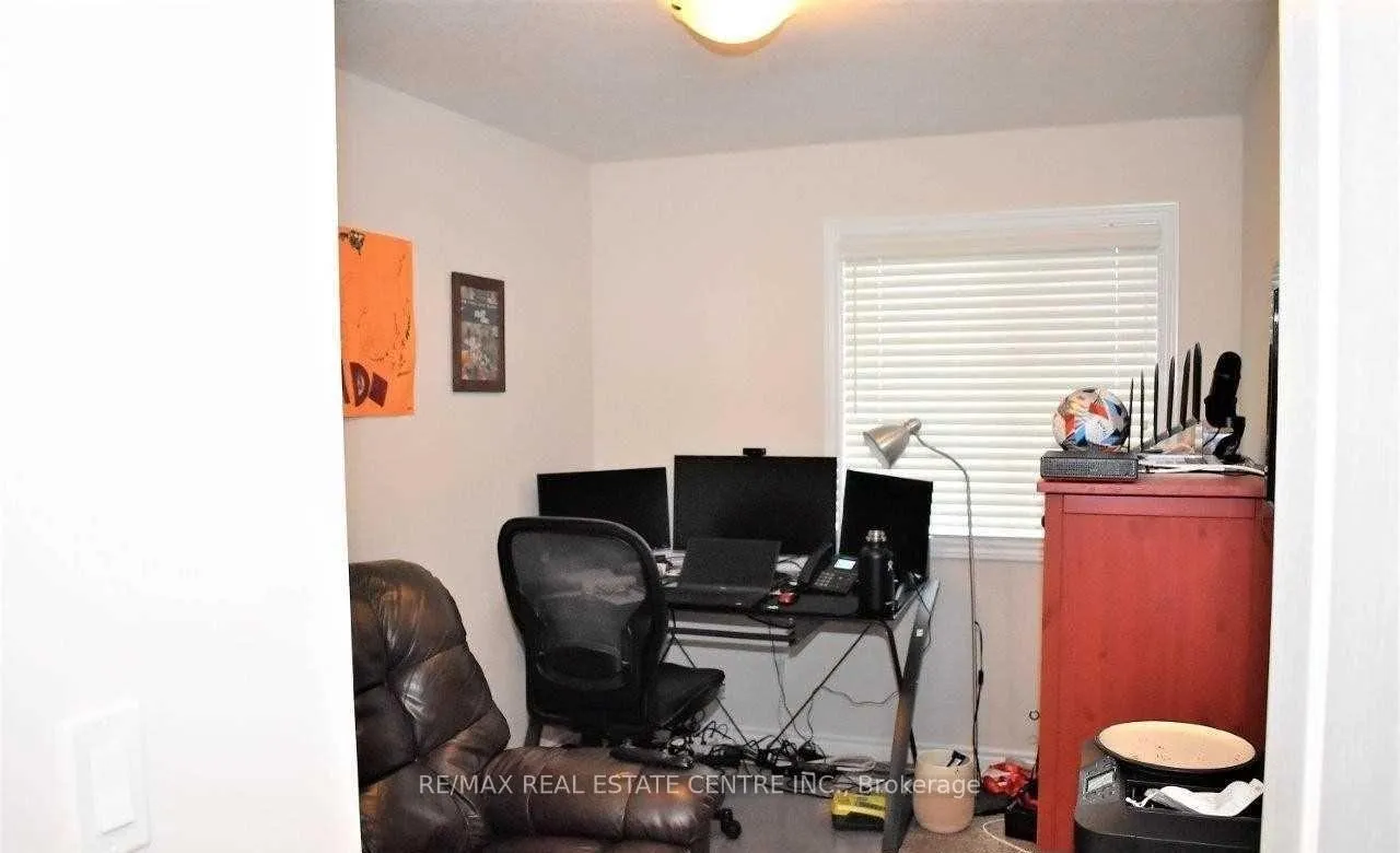 Photo 39 of 233 Poppy Dr E, Guelph, Pineridge/Westminster Woods — HOMEH