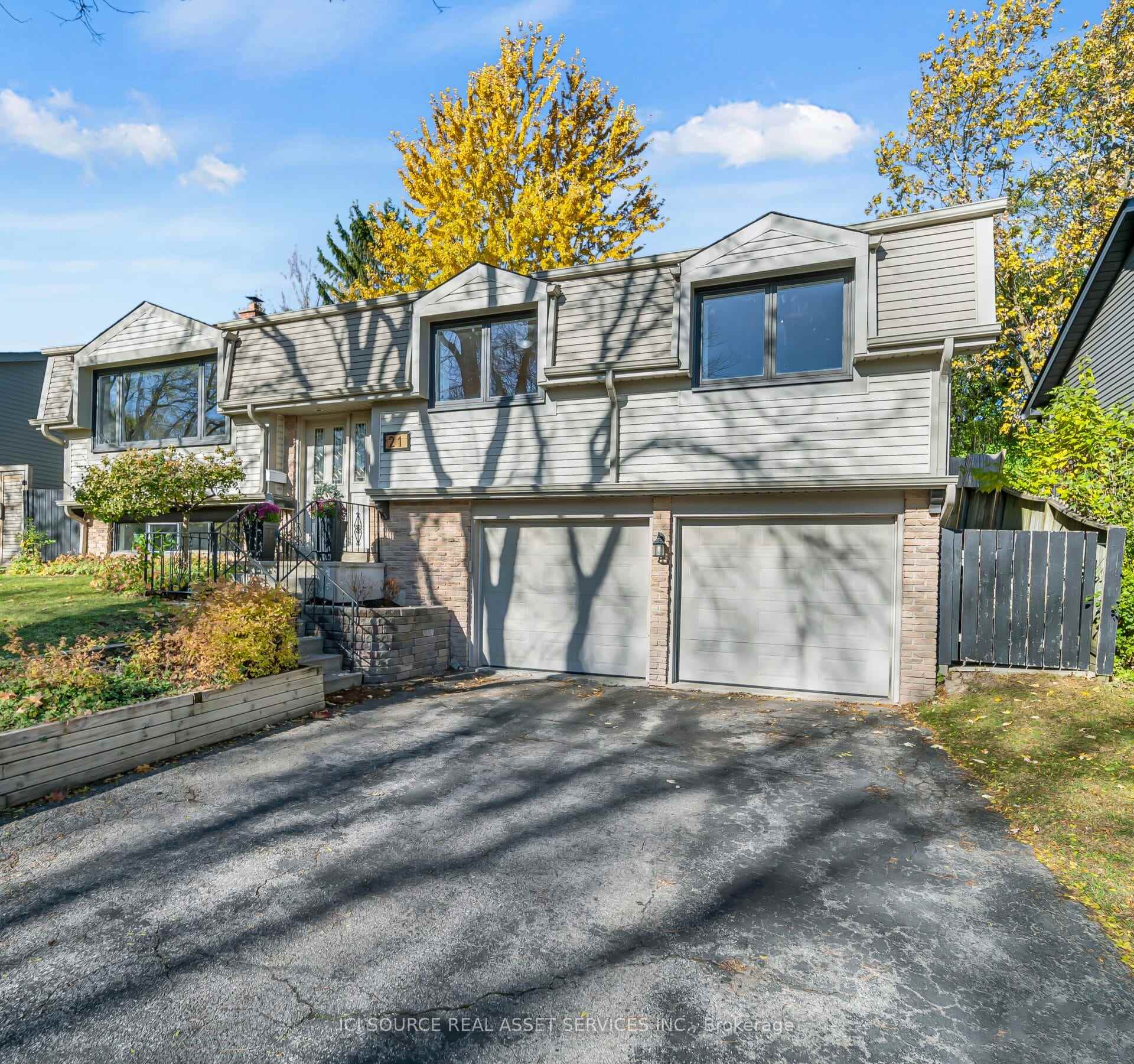 Front of 21 Woodridge Drive
