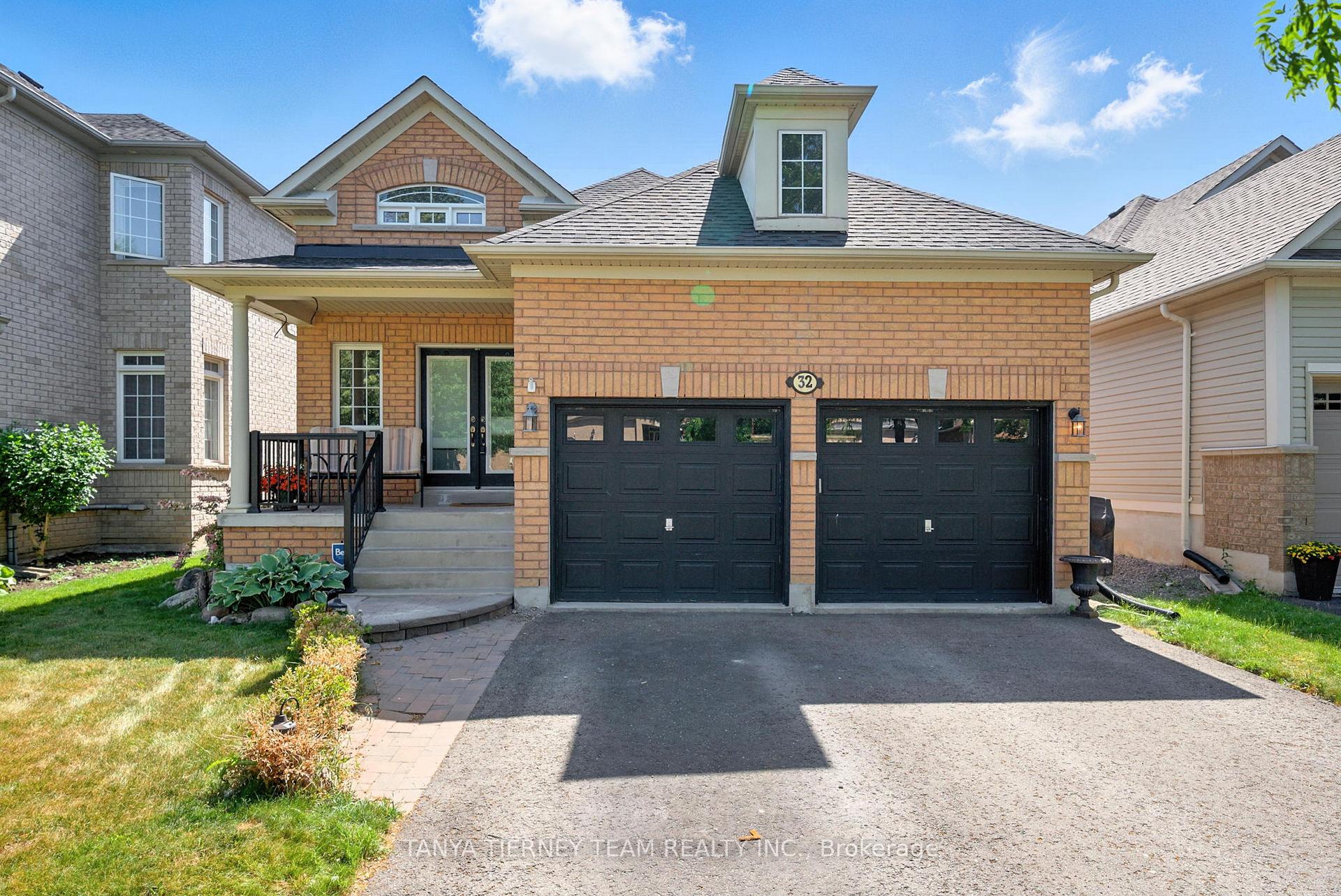 Photo 1 of 32 Alfred Shrubb Lane, Clarington, Bowmanville — HOMEH