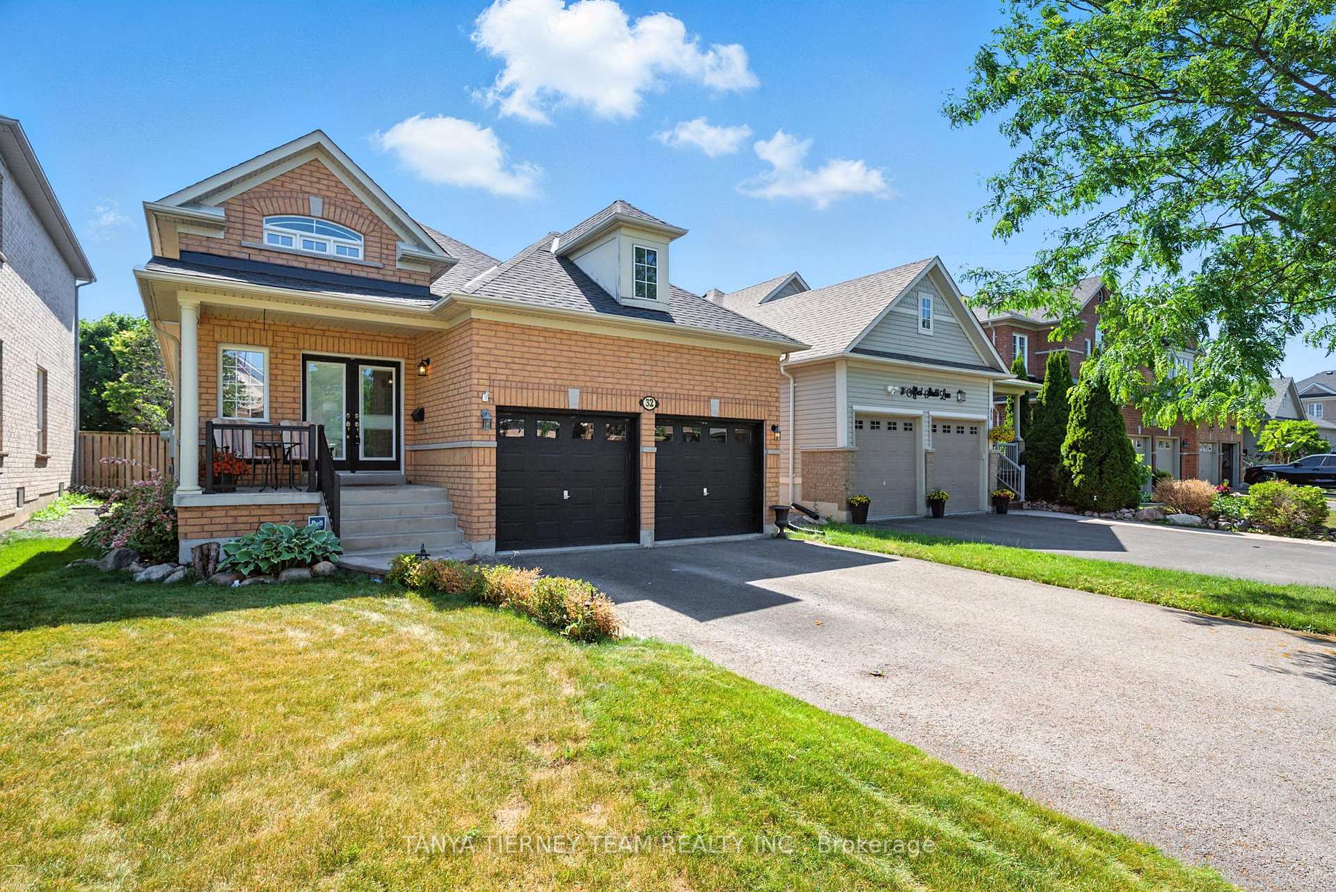 Photo 2 of 32 Alfred Shrubb Lane, Clarington, Bowmanville — HOMEH